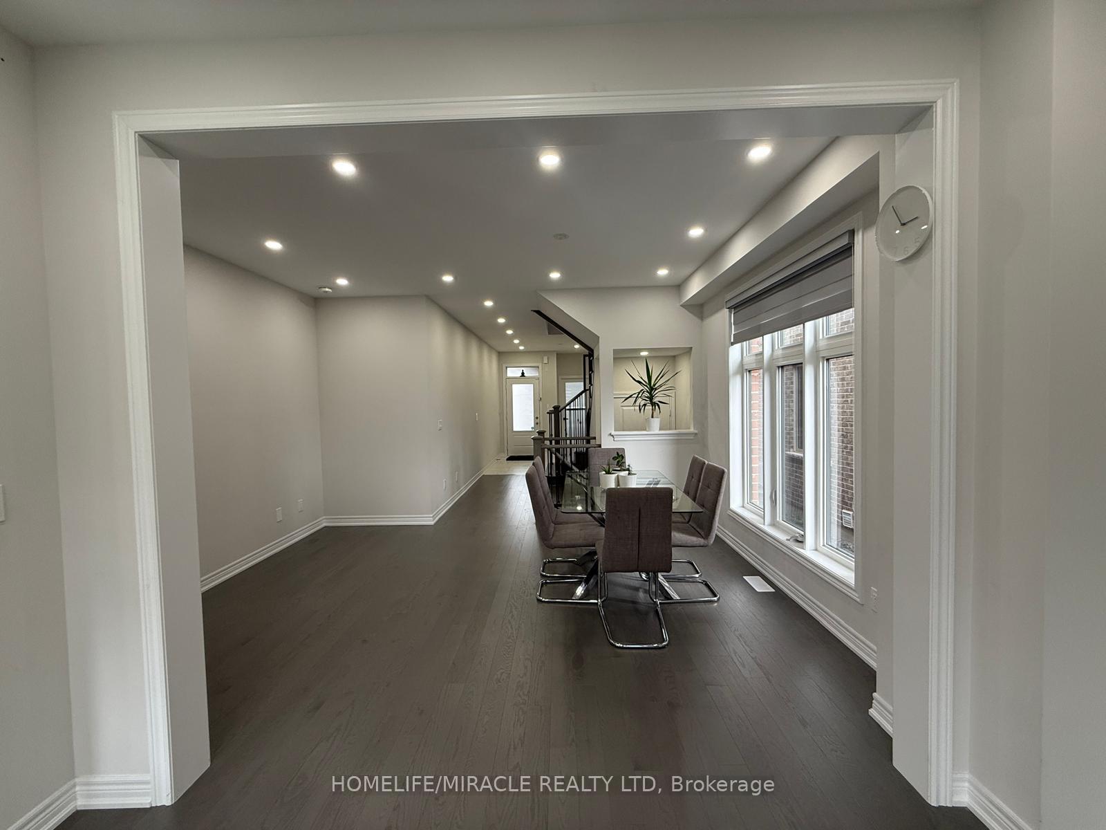 Photo 9 of 20 Ainslie Hill Crescent, Georgina, Sutton & Jackson's Point — HOMEH
