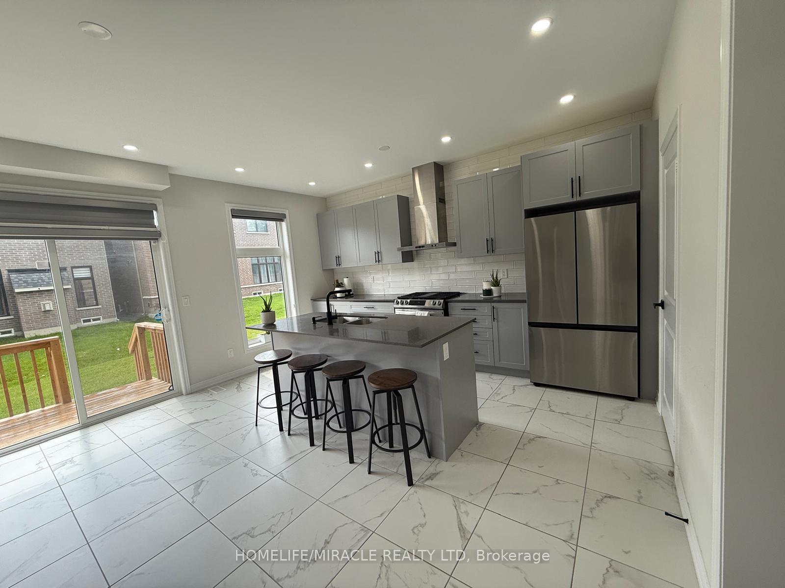 Photo 11 of 20 Ainslie Hill Crescent, Georgina, Sutton & Jackson's Point — HOMEH