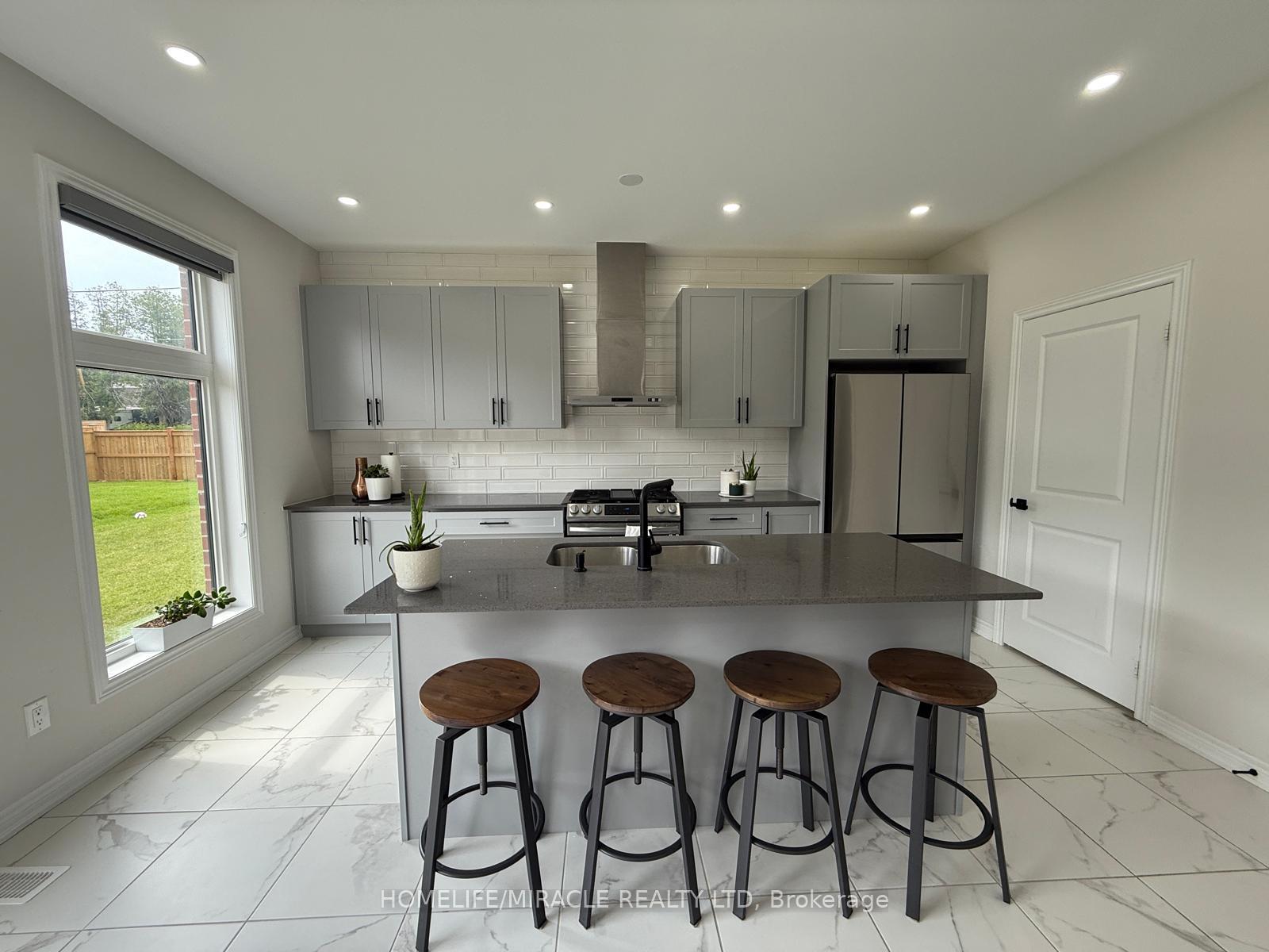 Photo 13 of 20 Ainslie Hill Crescent, Georgina, Sutton & Jackson's Point — HOMEH