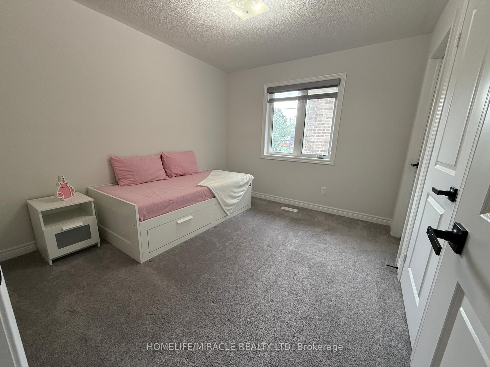 Photo 17 of 20 Ainslie Hill Crescent, Georgina, Sutton & Jackson's Point — HOMEH