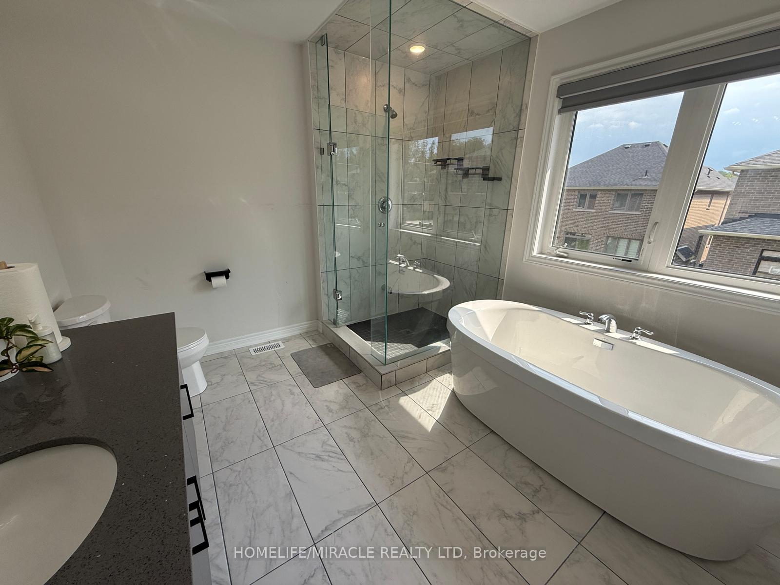 Photo 23 of 20 Ainslie Hill Crescent, Georgina, Sutton & Jackson's Point — HOMEH