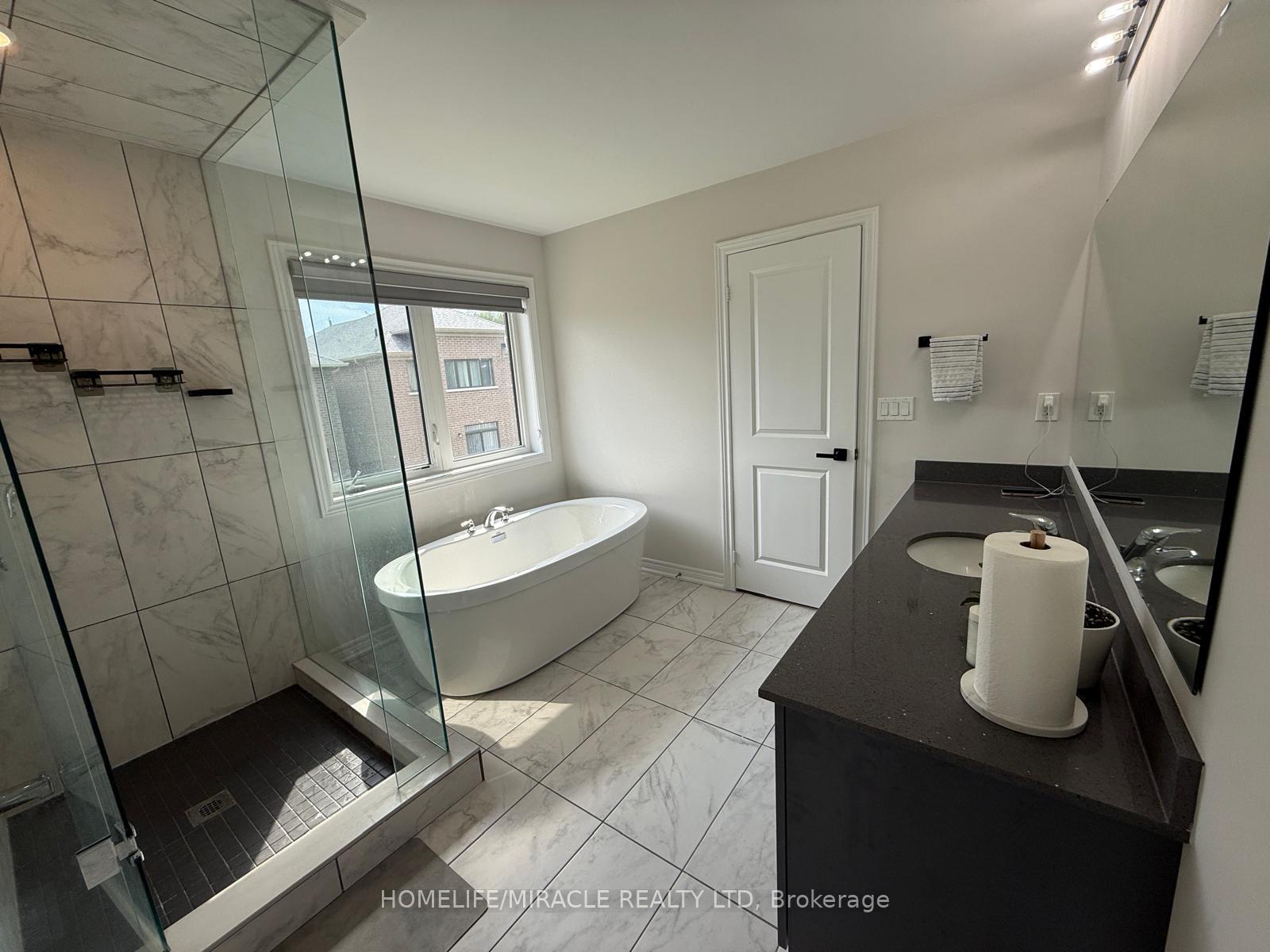 Photo 24 of 20 Ainslie Hill Crescent, Georgina, Sutton & Jackson's Point — HOMEH