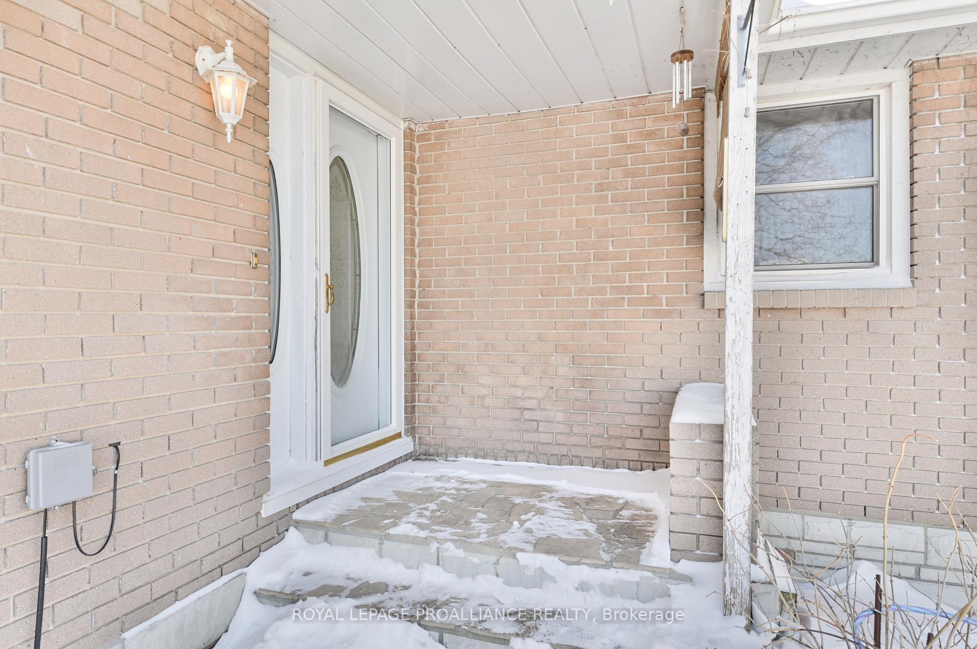 Photo 5 of 67 Elizabeth Crescent, Belleville, Belleville Ward — HOMEH