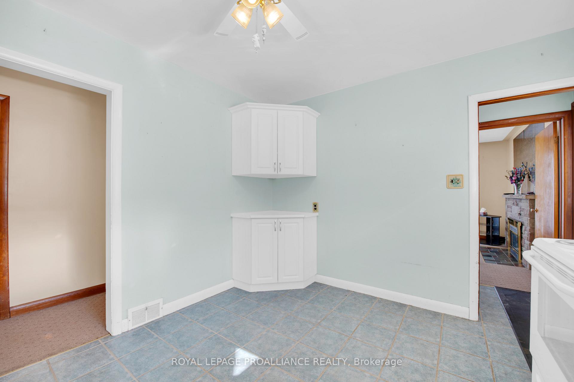 Photo 12 of 67 Elizabeth Crescent, Belleville, Belleville Ward — HOMEH