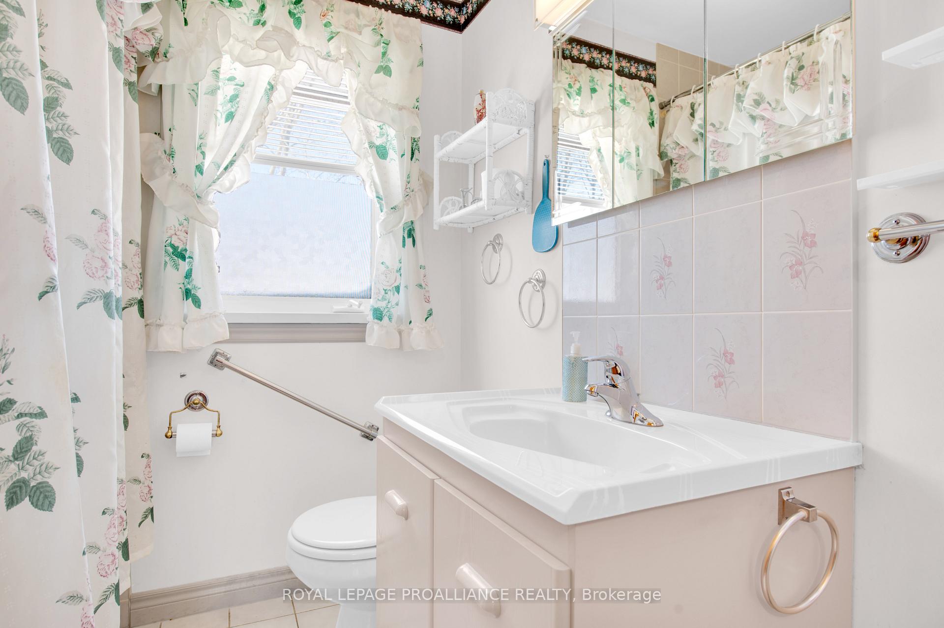 Photo 19 of 67 Elizabeth Crescent, Belleville, Belleville Ward — HOMEH