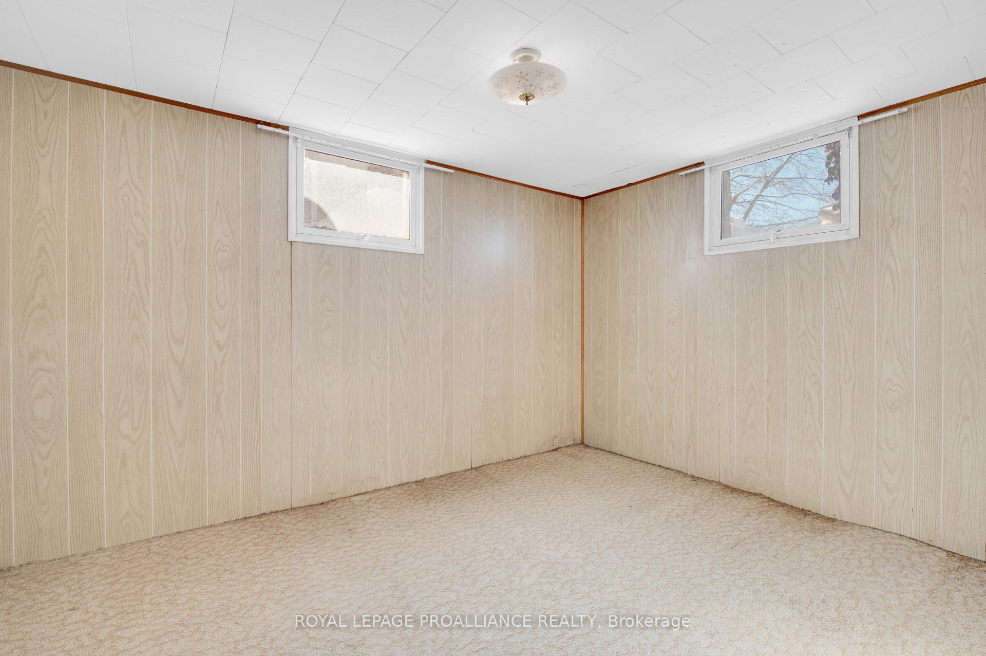 Photo 25 of 67 Elizabeth Crescent, Belleville, Belleville Ward — HOMEH