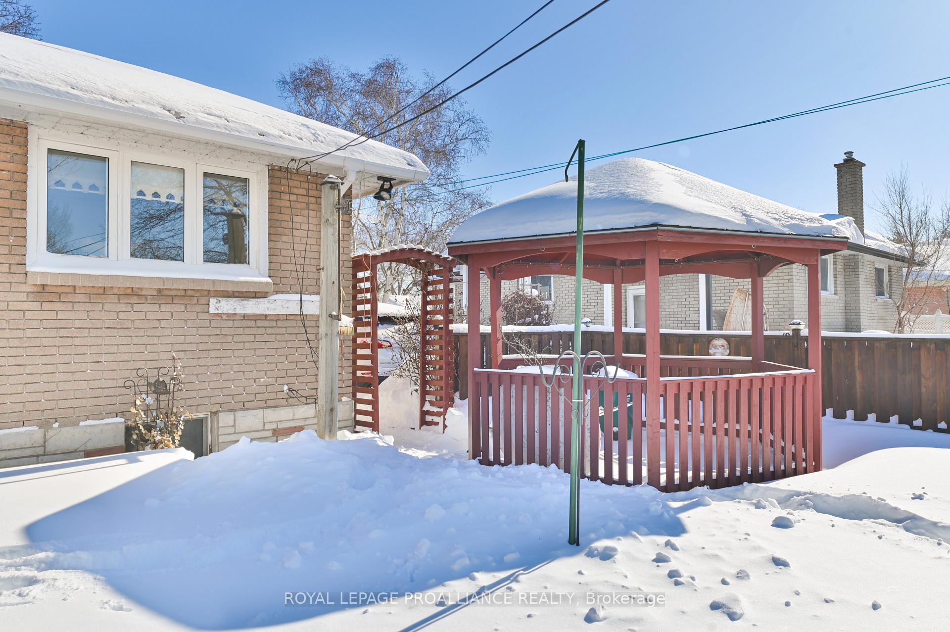 Photo 32 of 67 Elizabeth Crescent, Belleville, Belleville Ward — HOMEH