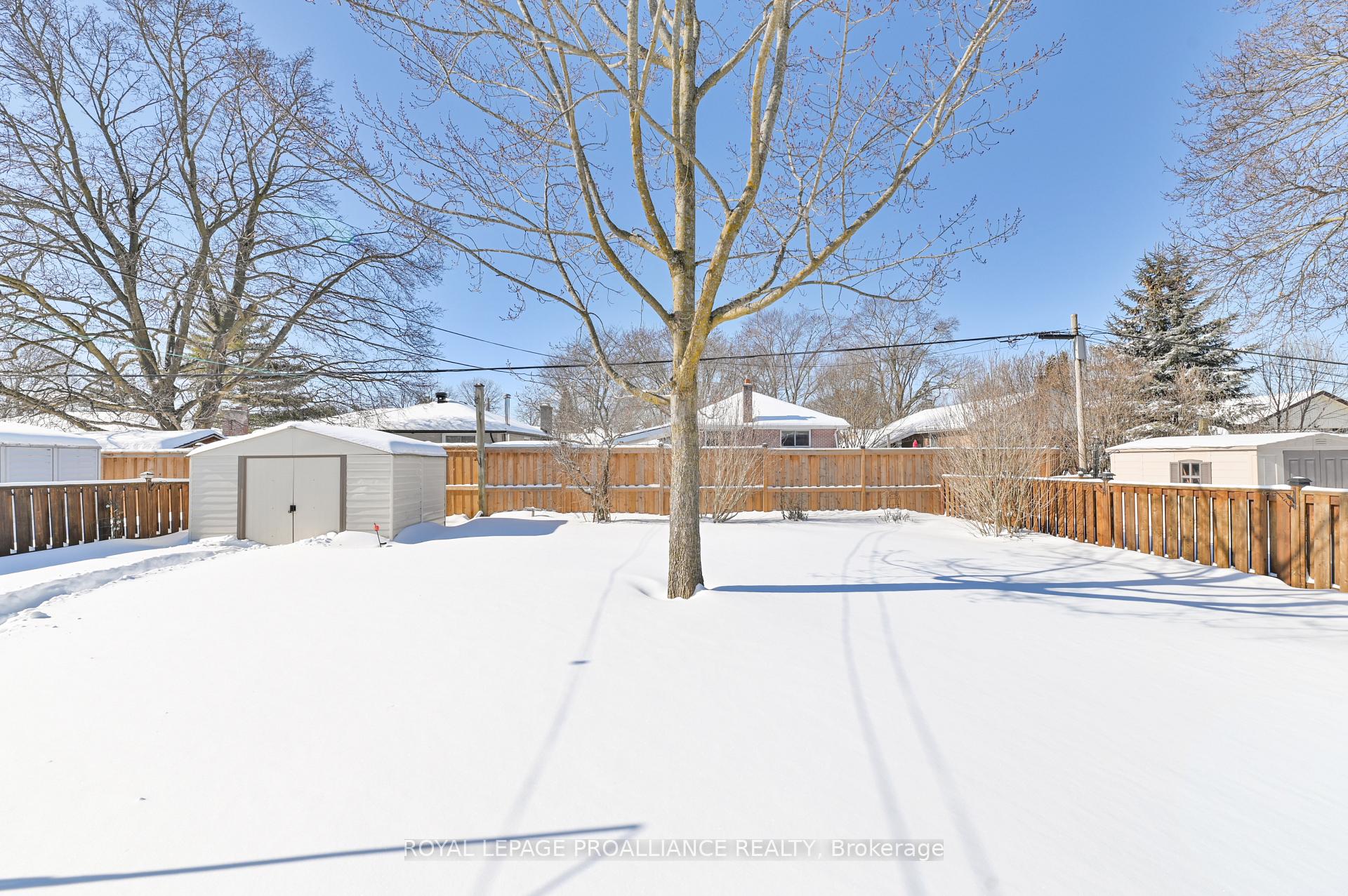 Photo 33 of 67 Elizabeth Crescent, Belleville, Belleville Ward — HOMEH