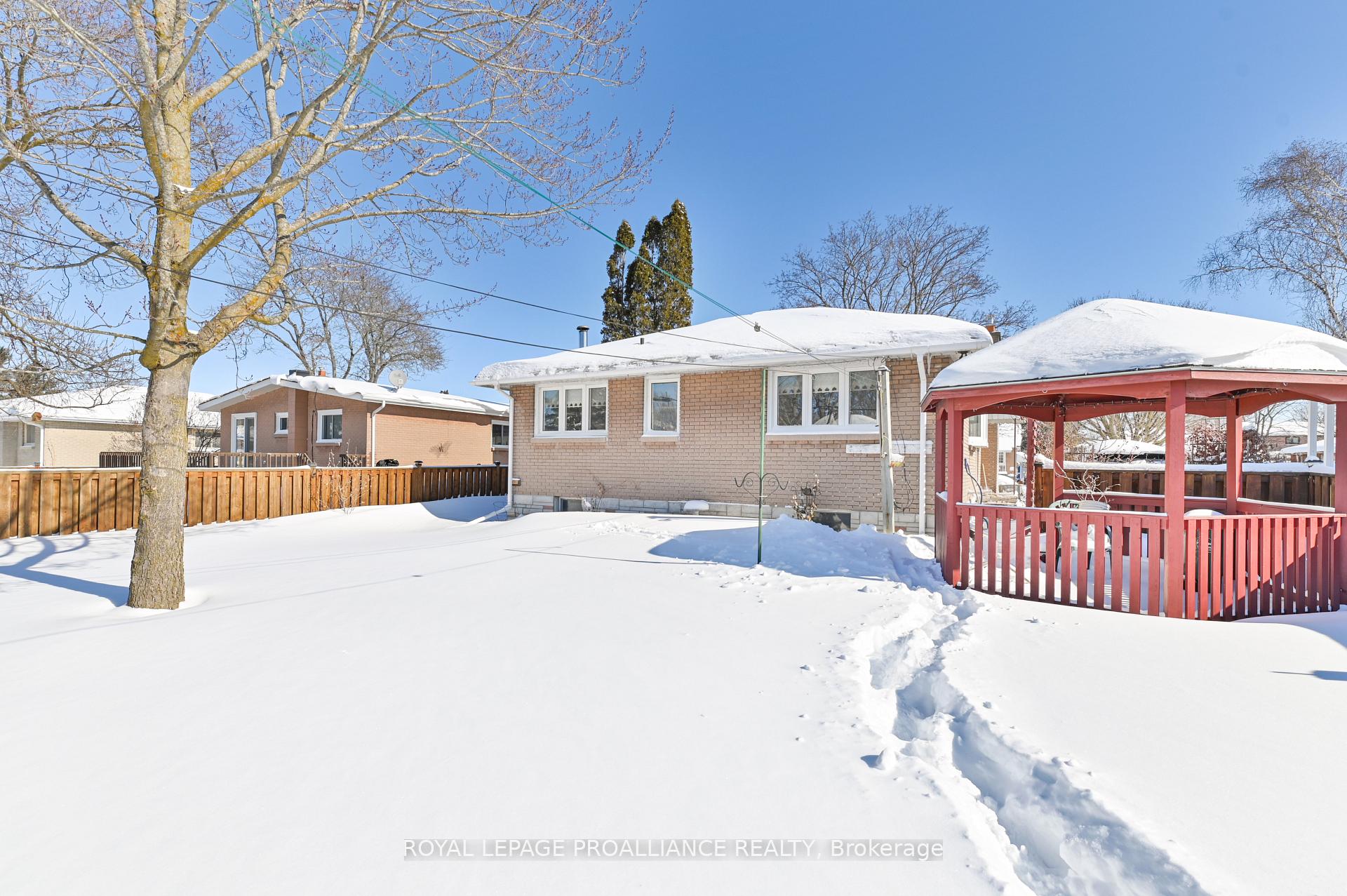 Photo 35 of 67 Elizabeth Crescent, Belleville, Belleville Ward — HOMEH