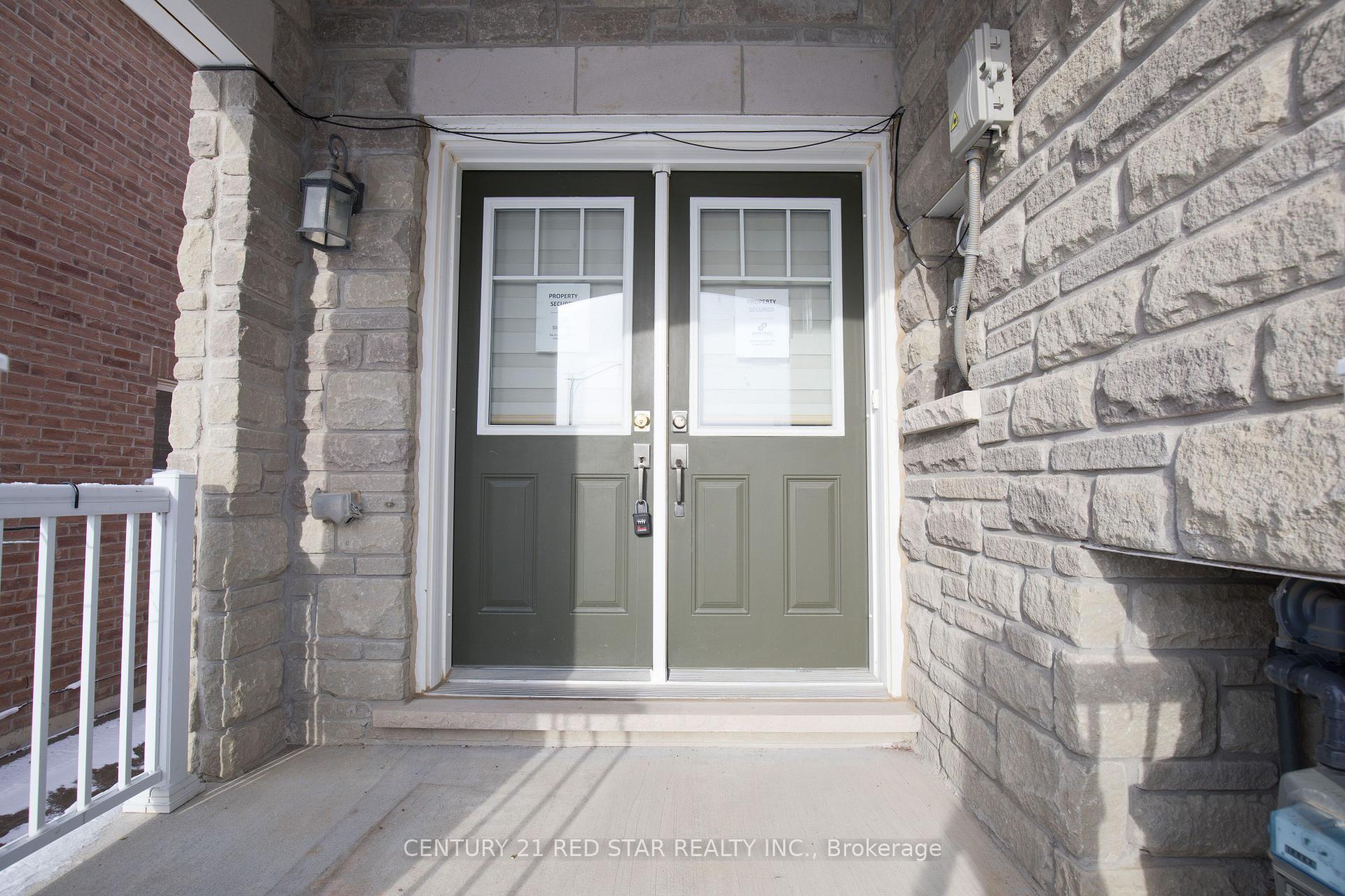 Photo 3 of 18 Golden Springs Drive, Brampton, Northwest Brampton — HOMEH