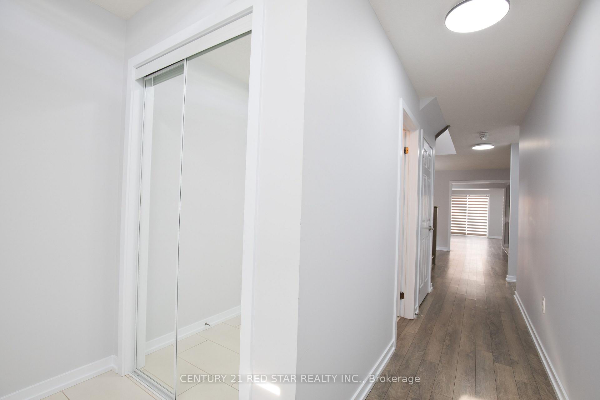 Photo 4 of 18 Golden Springs Drive, Brampton, Northwest Brampton — HOMEH