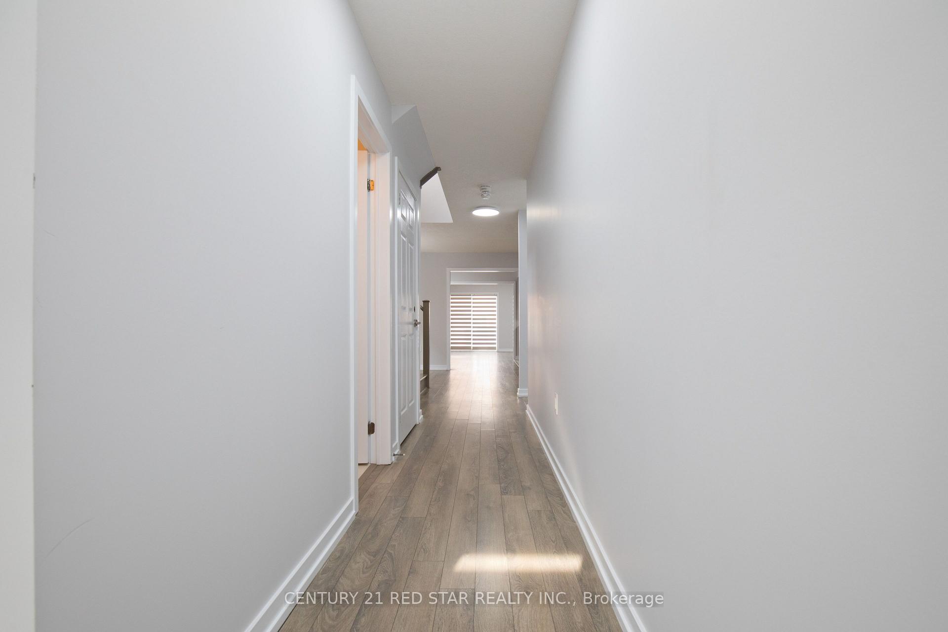 Photo 5 of 18 Golden Springs Drive, Brampton, Northwest Brampton — HOMEH