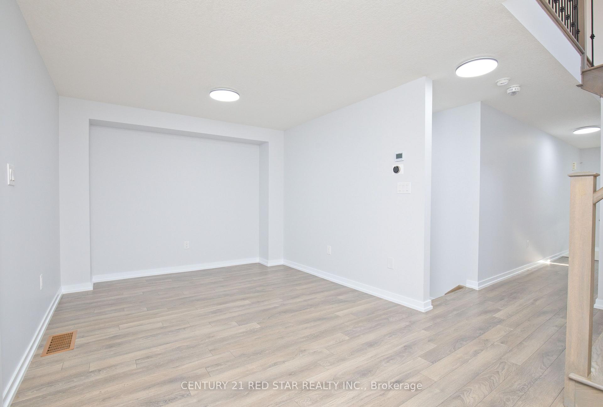 Photo 8 of 18 Golden Springs Drive, Brampton, Northwest Brampton — HOMEH