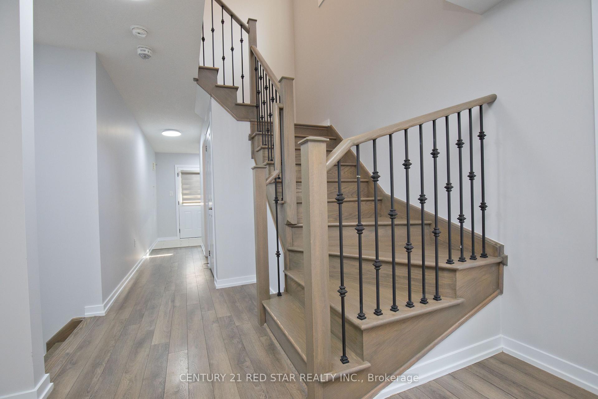 Photo 21 of 18 Golden Springs Drive, Brampton, Northwest Brampton — HOMEH