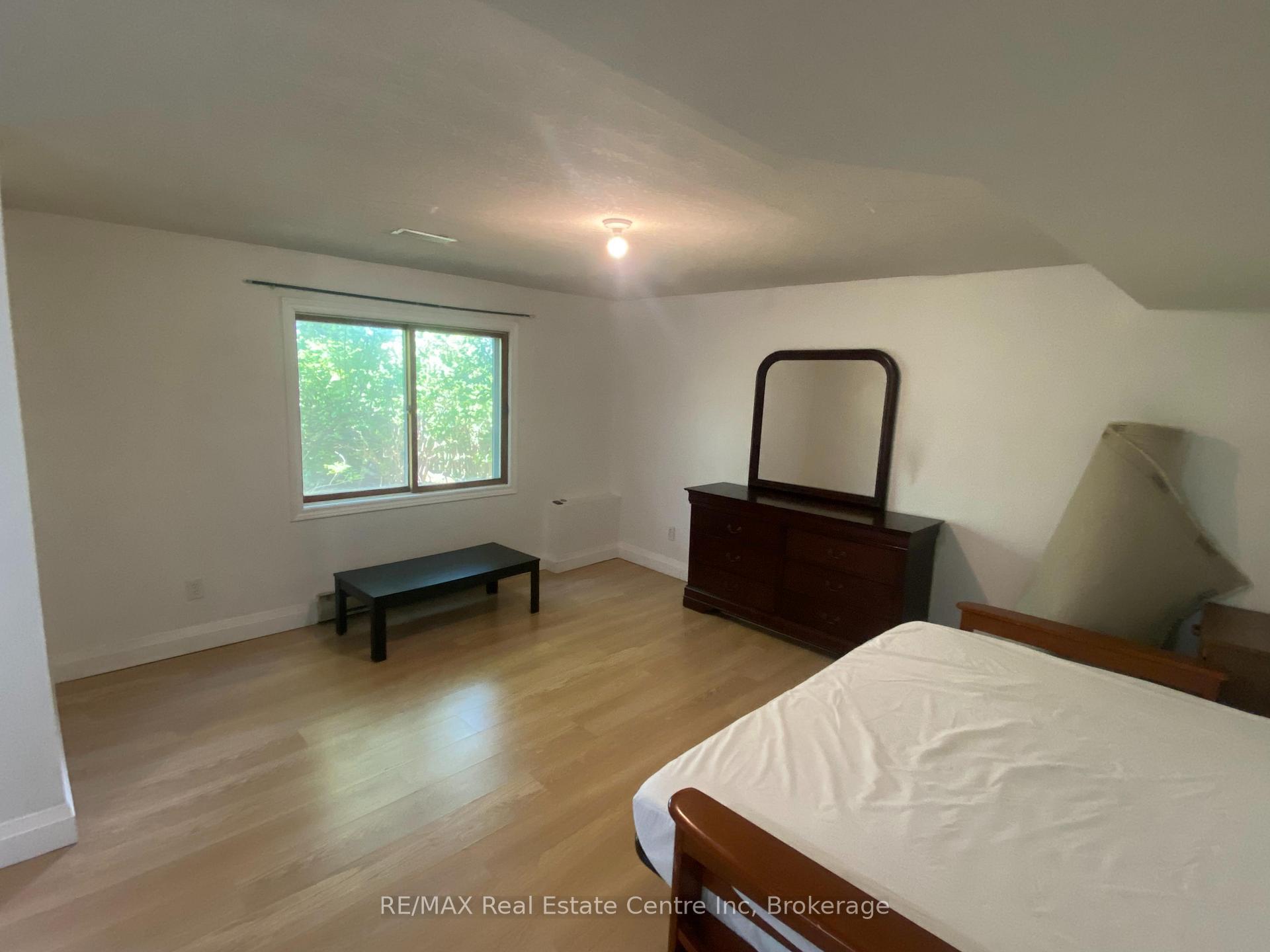 Photo 4 of 39 PACIFIC (Bsmt Only) Place, Guelph, Dovercliffe Park/Old University — HOMEH