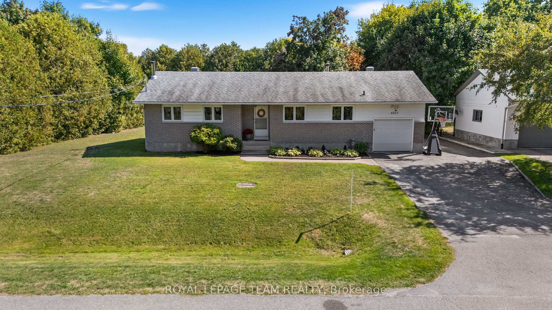 Photo 1 of 6521 Jack Pine Crescent, Ottawa, Greely — HOMEH