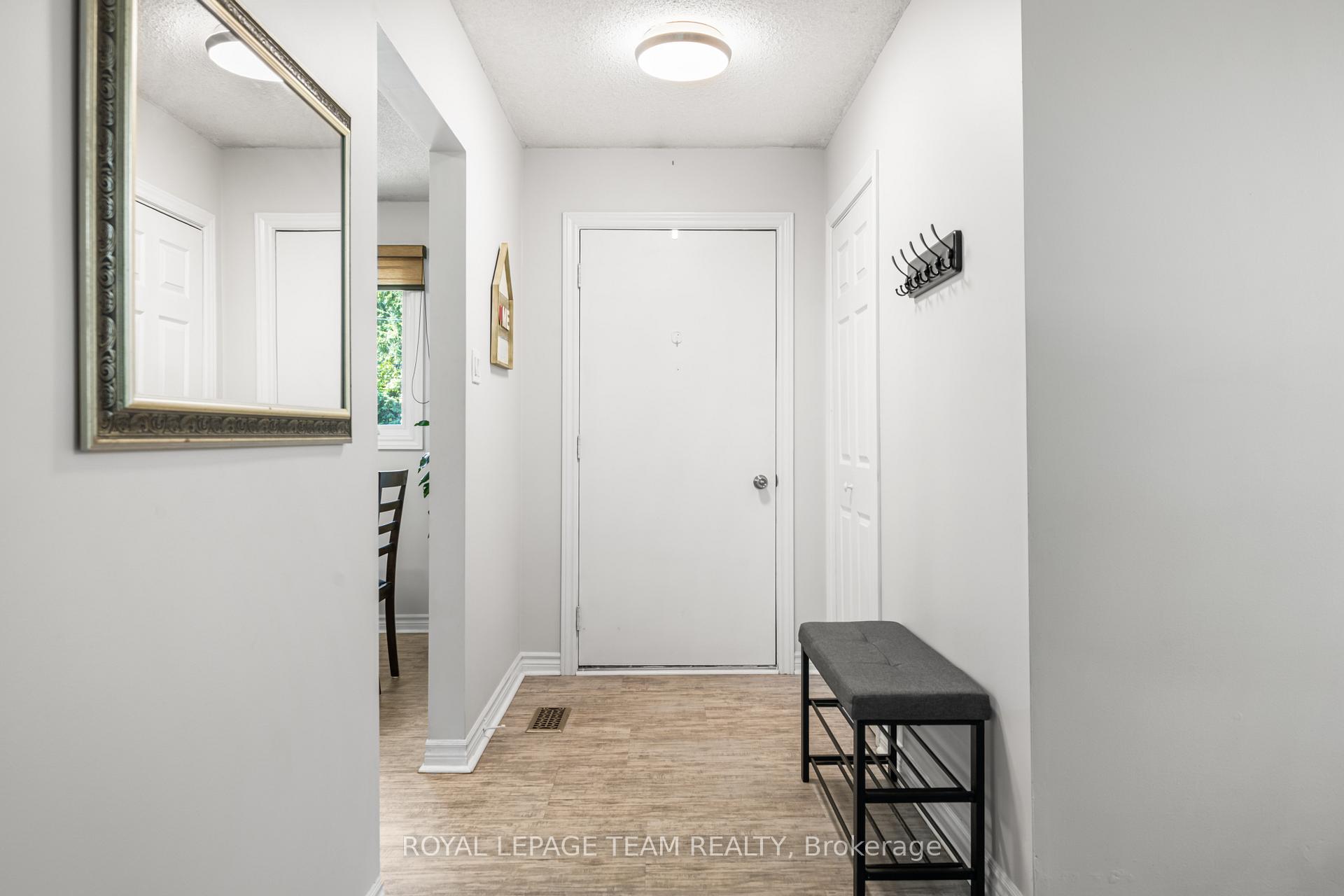 Photo 5 of 6521 Jack Pine Crescent, Ottawa, Greely — HOMEH