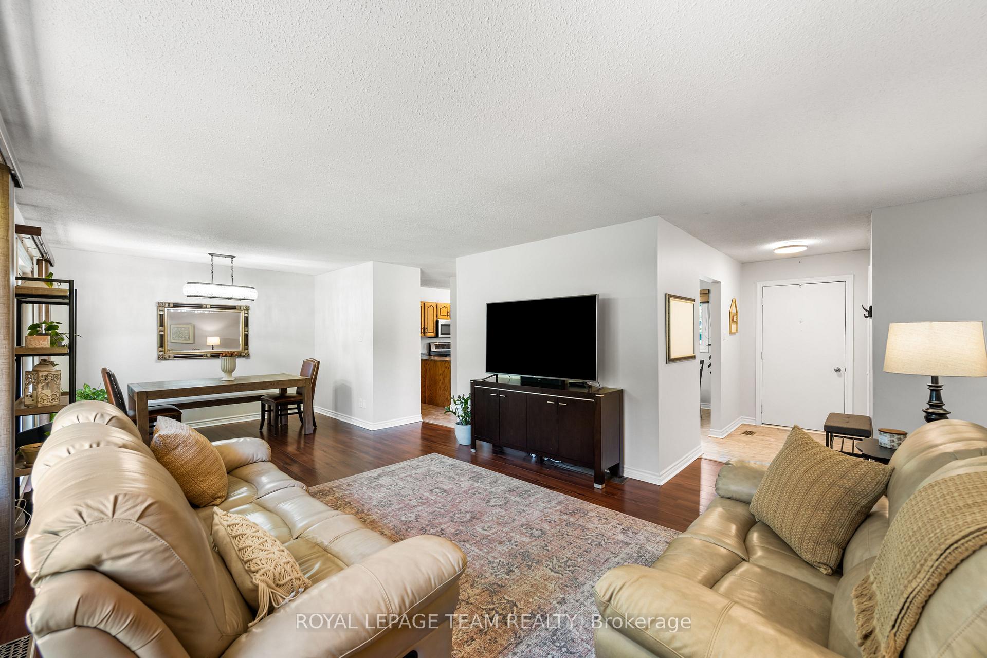 Photo 7 of 6521 Jack Pine Crescent, Ottawa, Greely — HOMEH