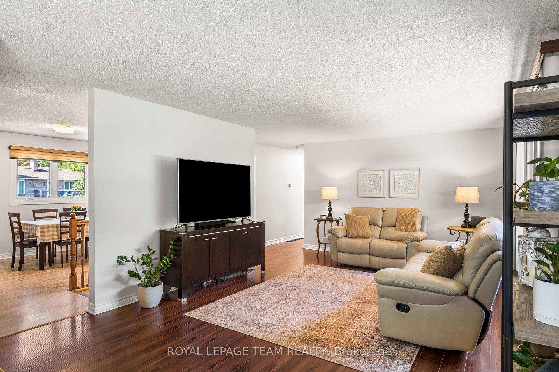 Photo 9 of 6521 Jack Pine Crescent, Ottawa, Greely — HOMEH