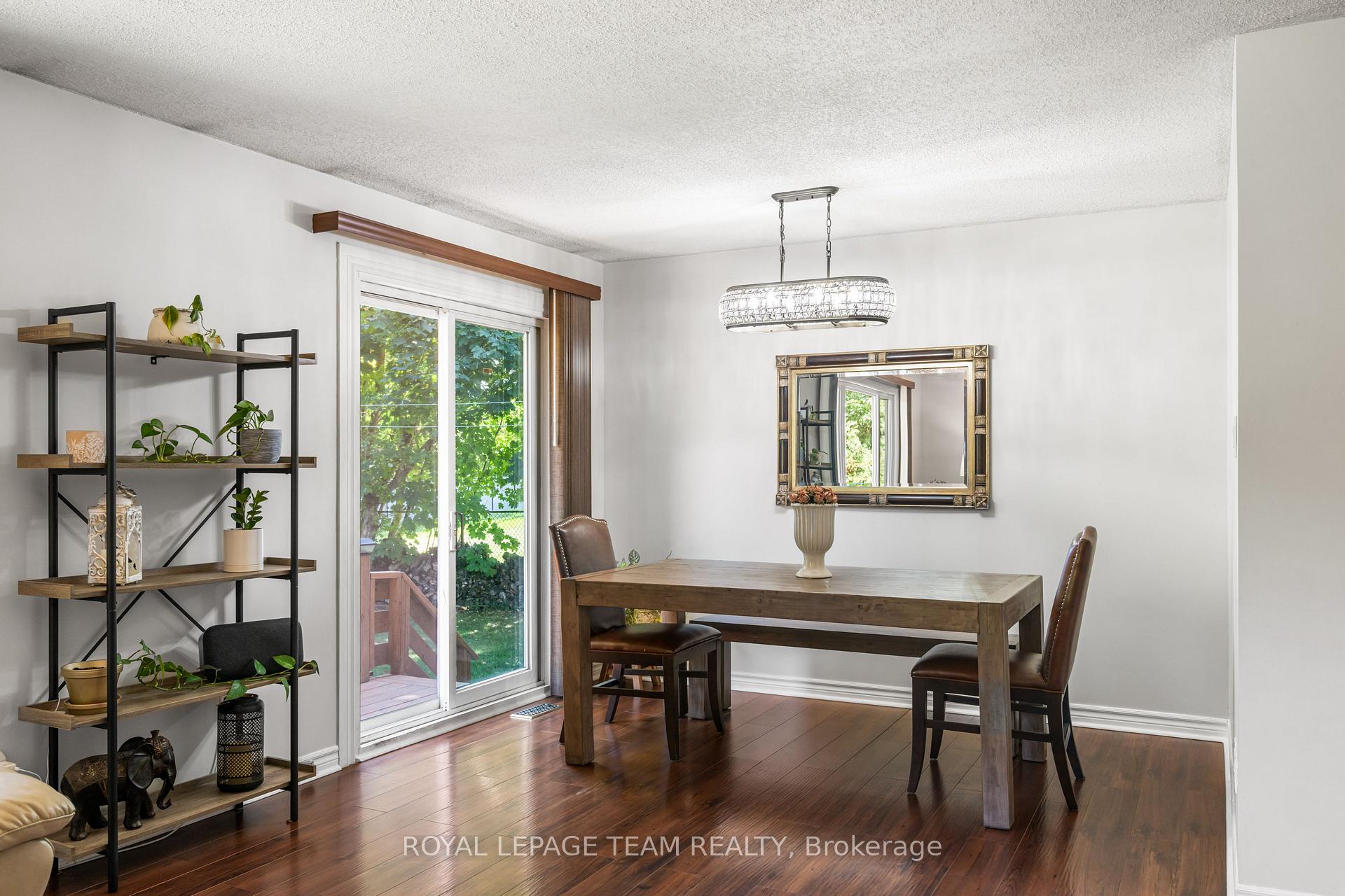Photo 10 of 6521 Jack Pine Crescent, Ottawa, Greely — HOMEH