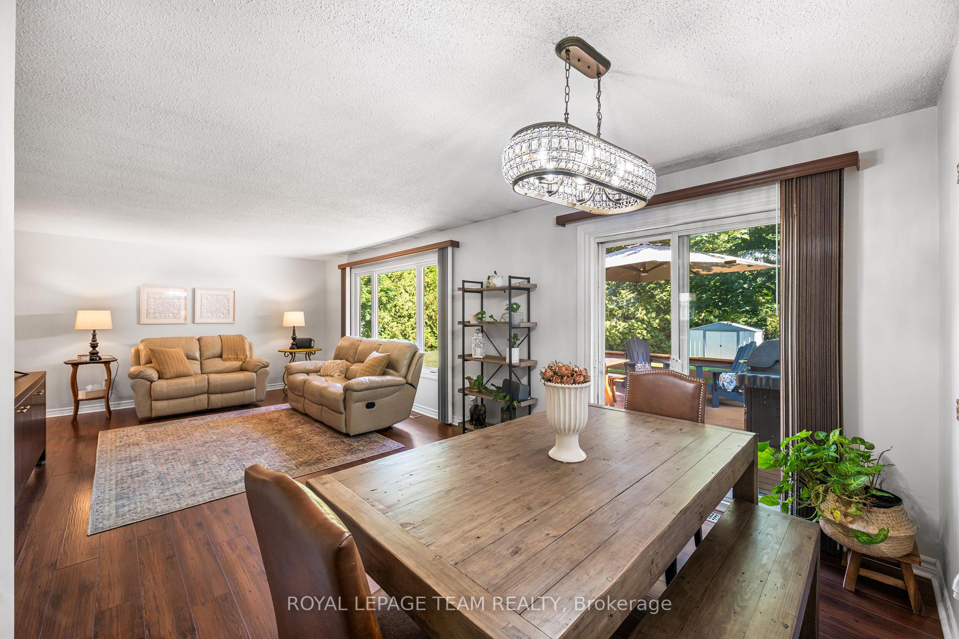 Photo 11 of 6521 Jack Pine Crescent, Ottawa, Greely — HOMEH