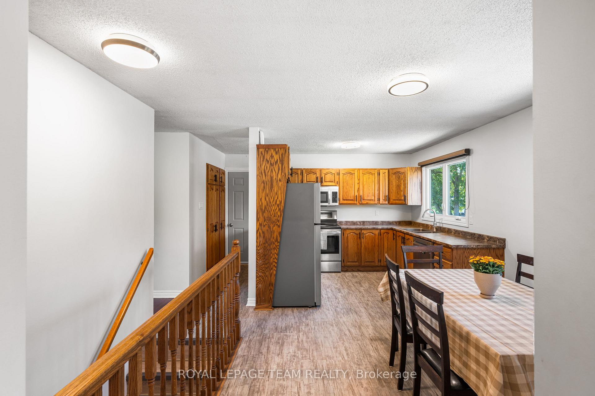 Photo 12 of 6521 Jack Pine Crescent, Ottawa, Greely — HOMEH