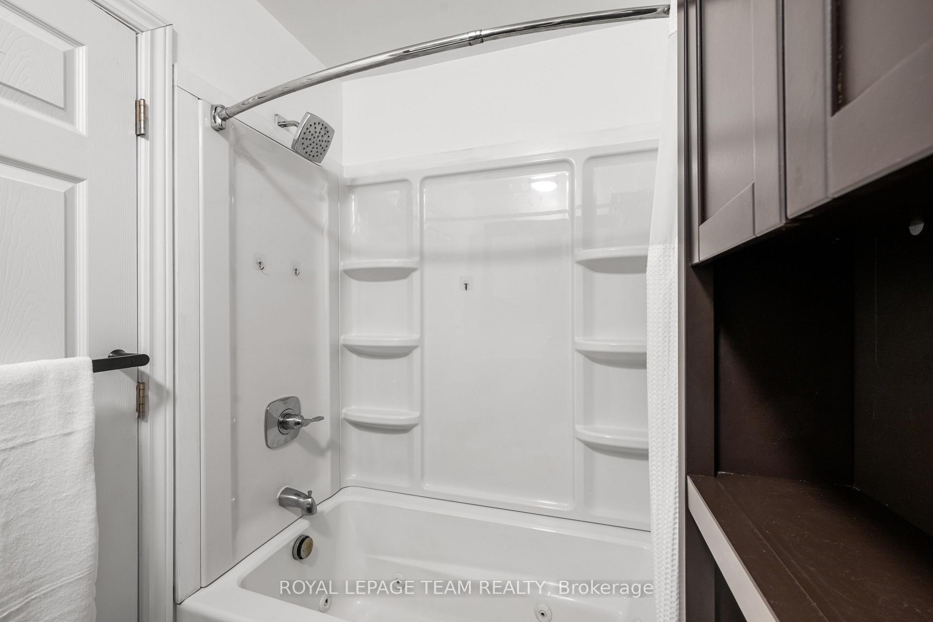 Photo 19 of 6521 Jack Pine Crescent, Ottawa, Greely — HOMEH