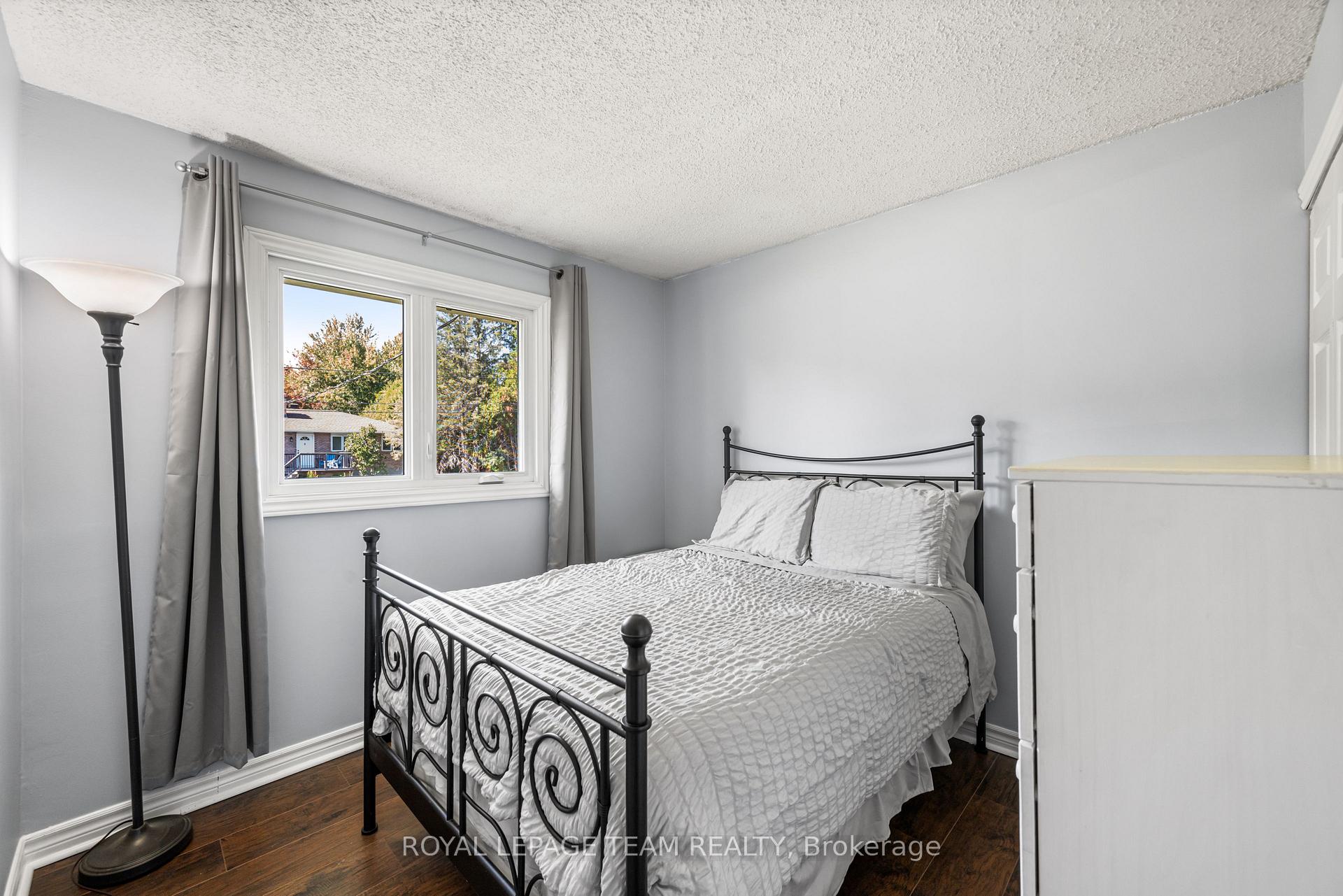 Photo 21 of 6521 Jack Pine Crescent, Ottawa, Greely — HOMEH