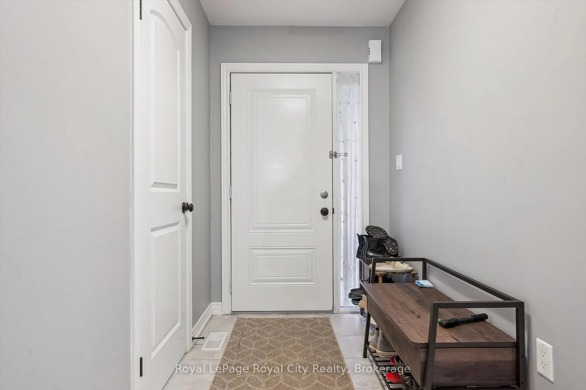 Photo 2 of 82 Couling Crescent, Guelph, Grange Road — HOMEH