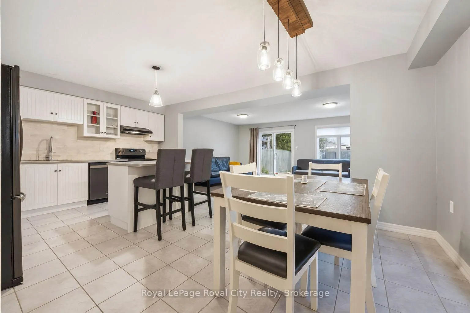 Photo 4 of 82 Couling Crescent, Guelph, Grange Road — HOMEH