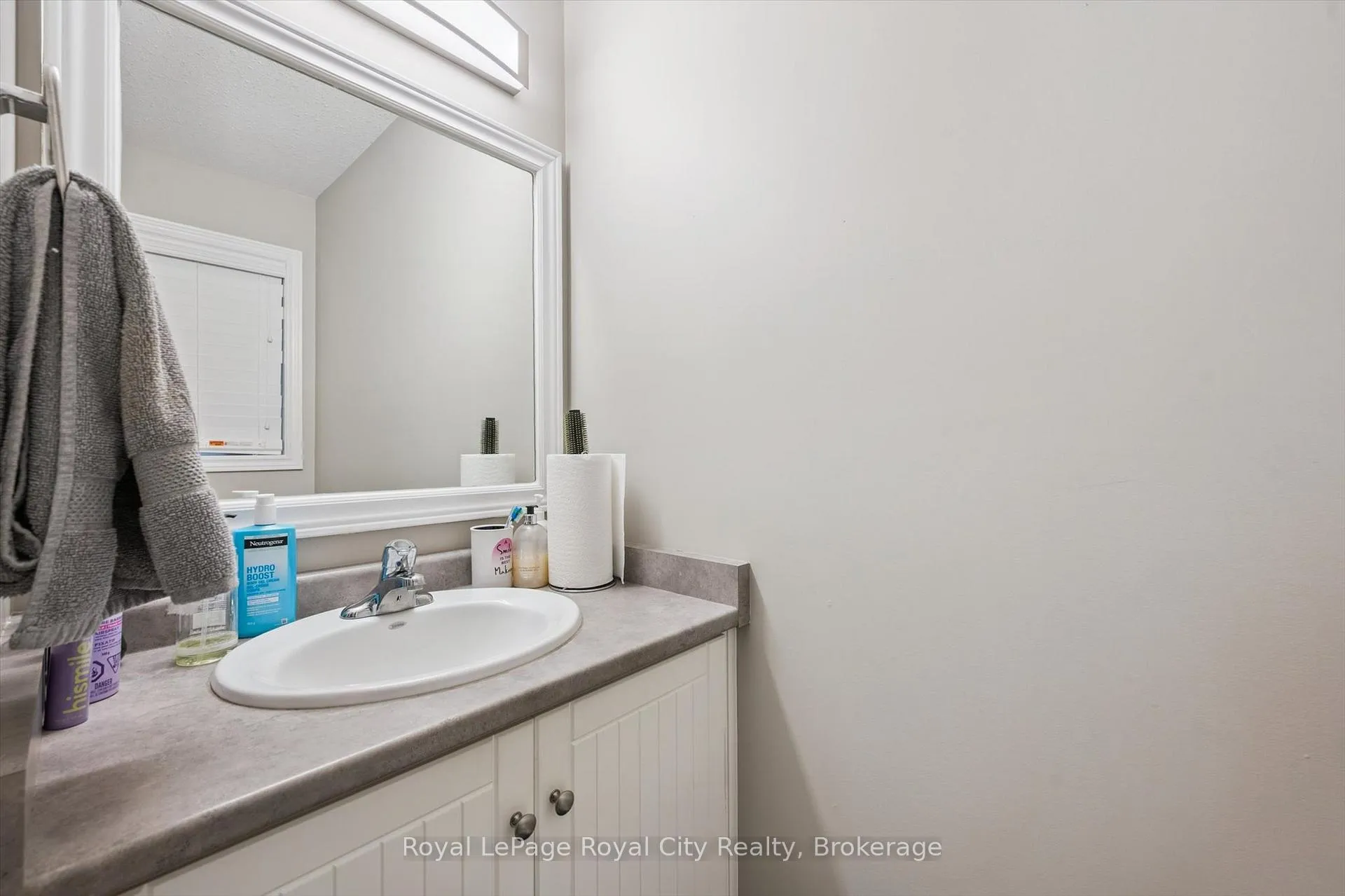 Photo 9 of 82 Couling Crescent, Guelph, Grange Road — HOMEH