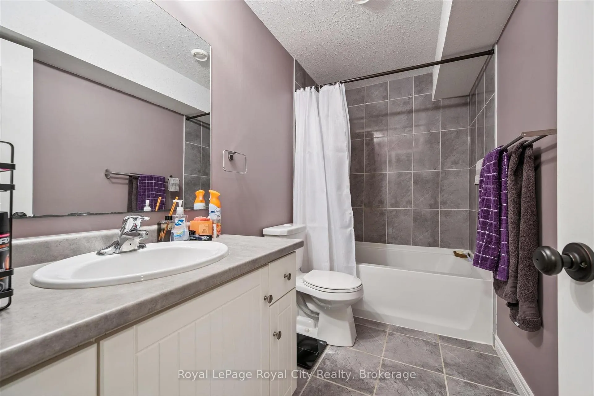 Photo 20 of 82 Couling Crescent, Guelph, Grange Road — HOMEH
