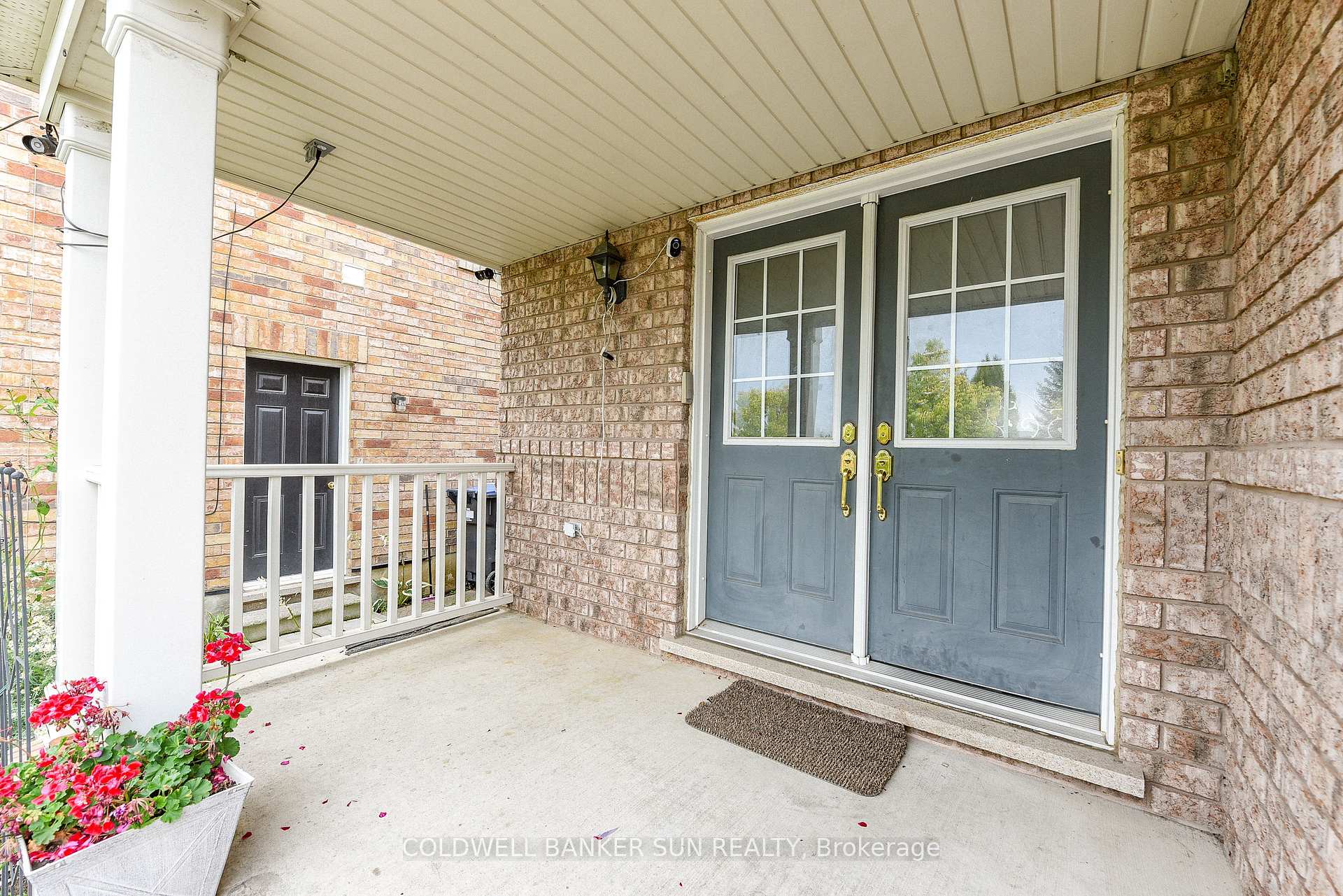 Photo 4 of 34 Benmore Crescent, Brampton, Vales of Castlemore — HOMEH