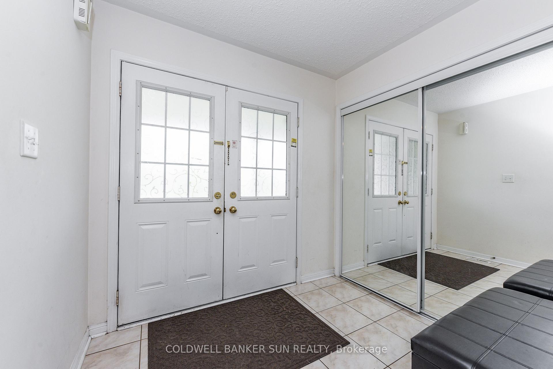 Photo 5 of 34 Benmore Crescent, Brampton, Vales of Castlemore — HOMEH