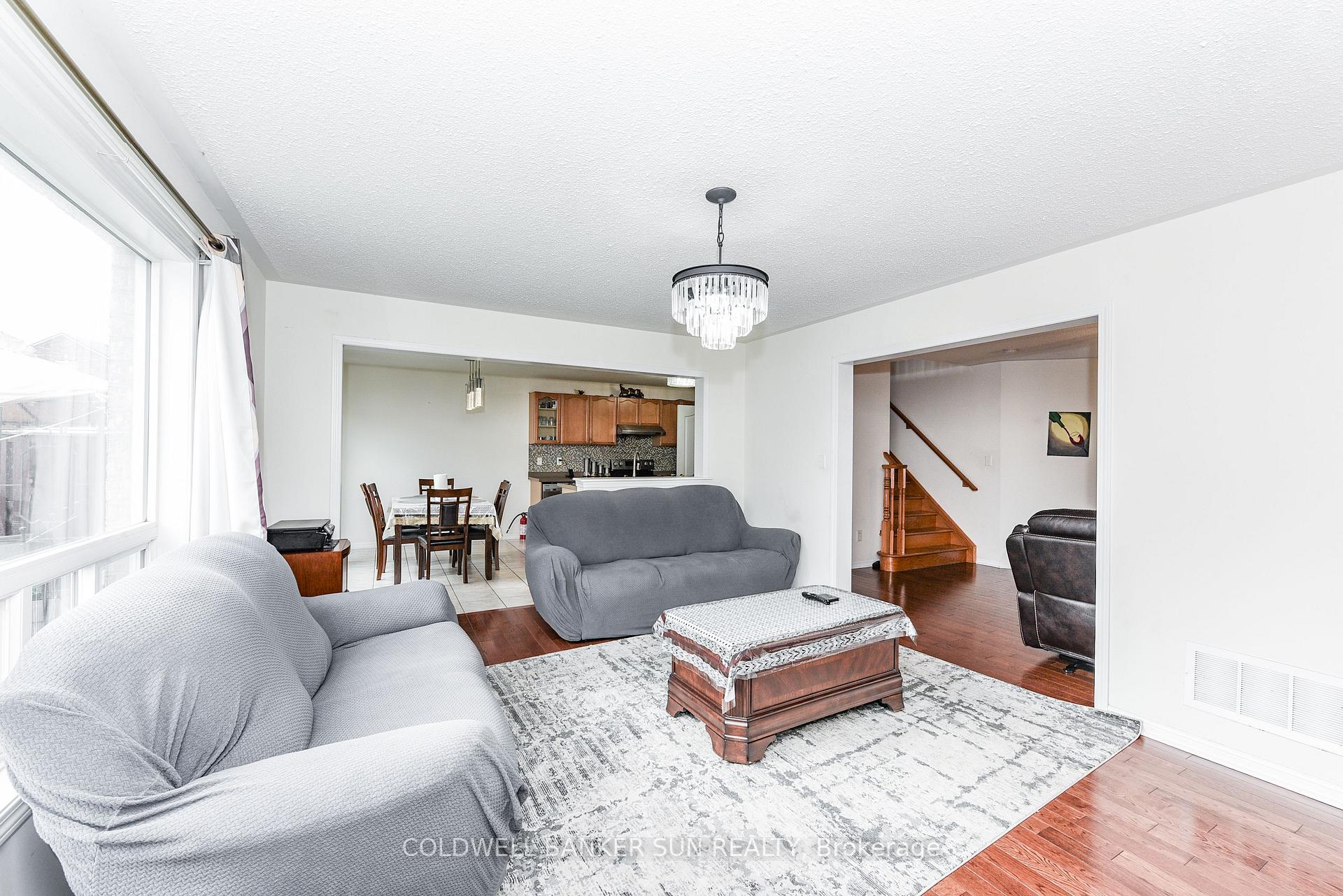 Photo 11 of 34 Benmore Crescent, Brampton, Vales of Castlemore — HOMEH