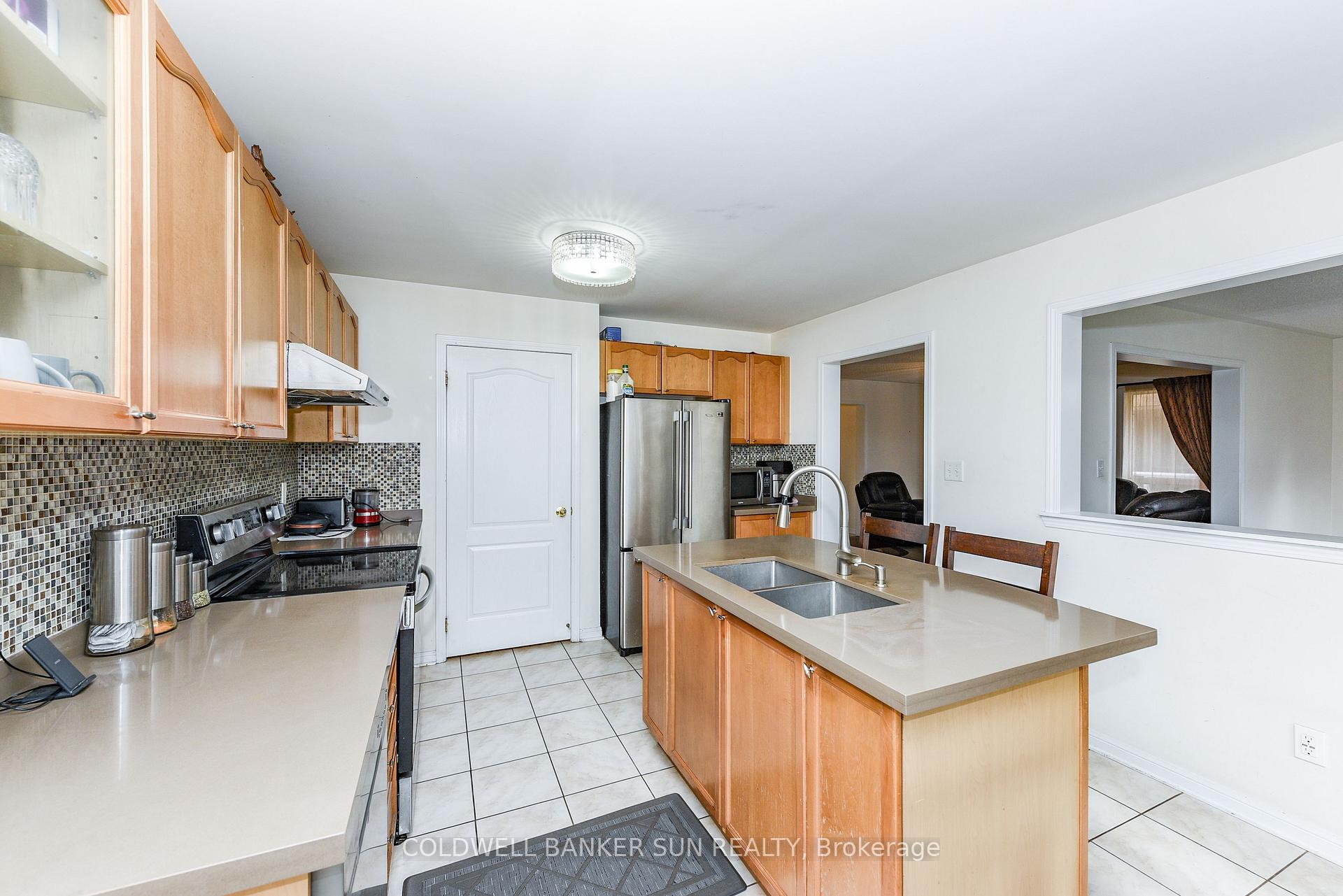 Photo 14 of 34 Benmore Crescent, Brampton, Vales of Castlemore — HOMEH