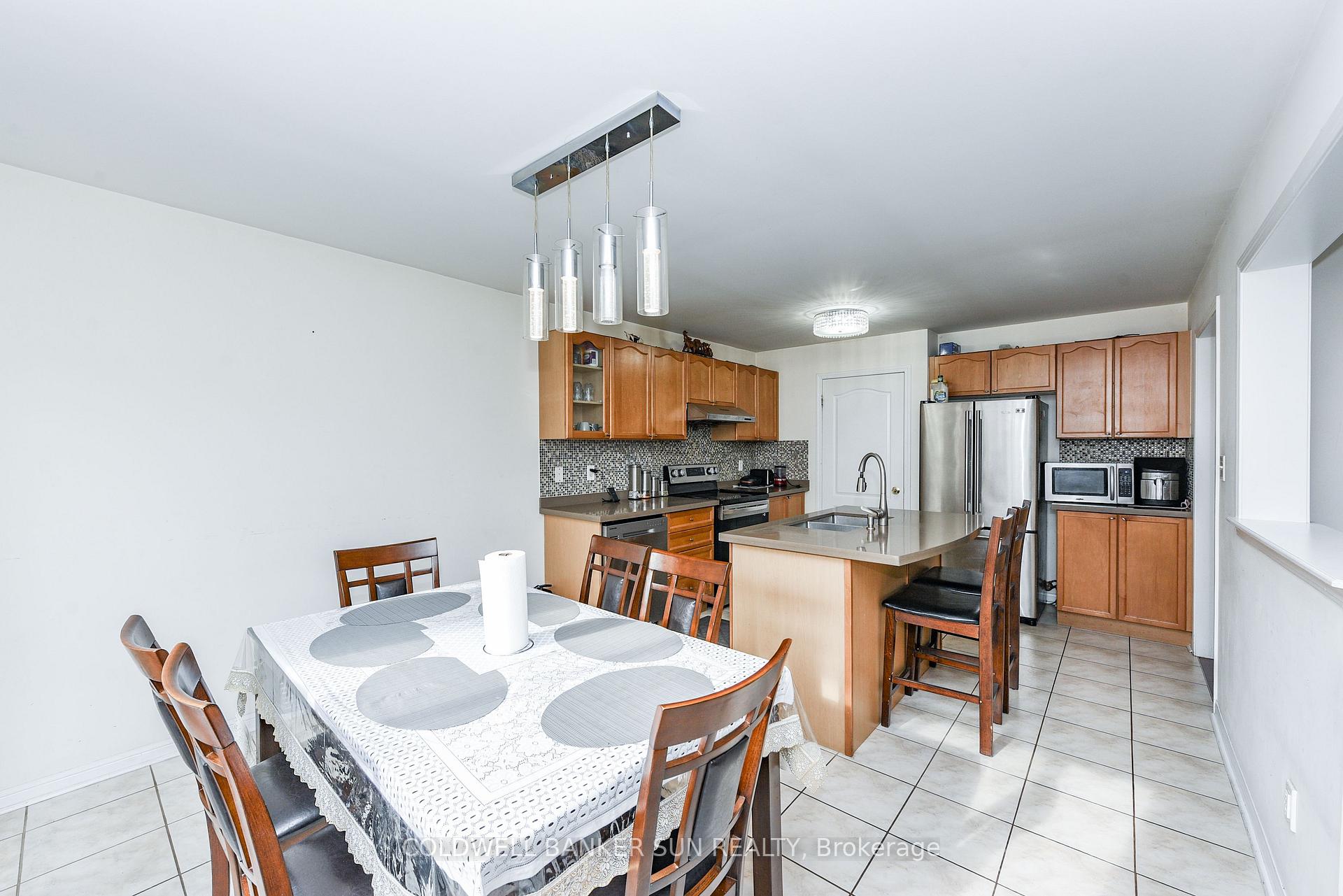 Photo 18 of 34 Benmore Crescent, Brampton, Vales of Castlemore — HOMEH