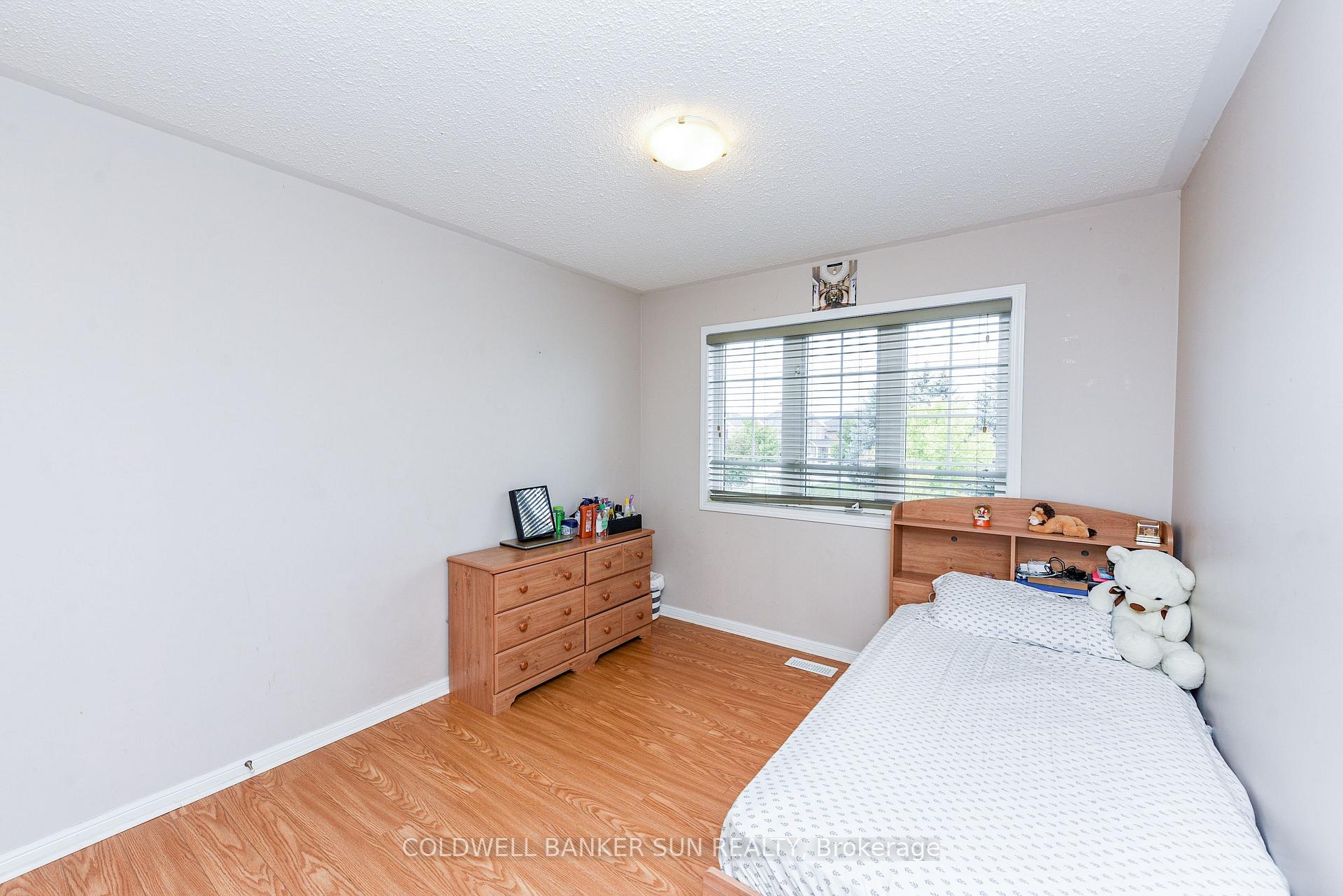 Photo 25 of 34 Benmore Crescent, Brampton, Vales of Castlemore — HOMEH