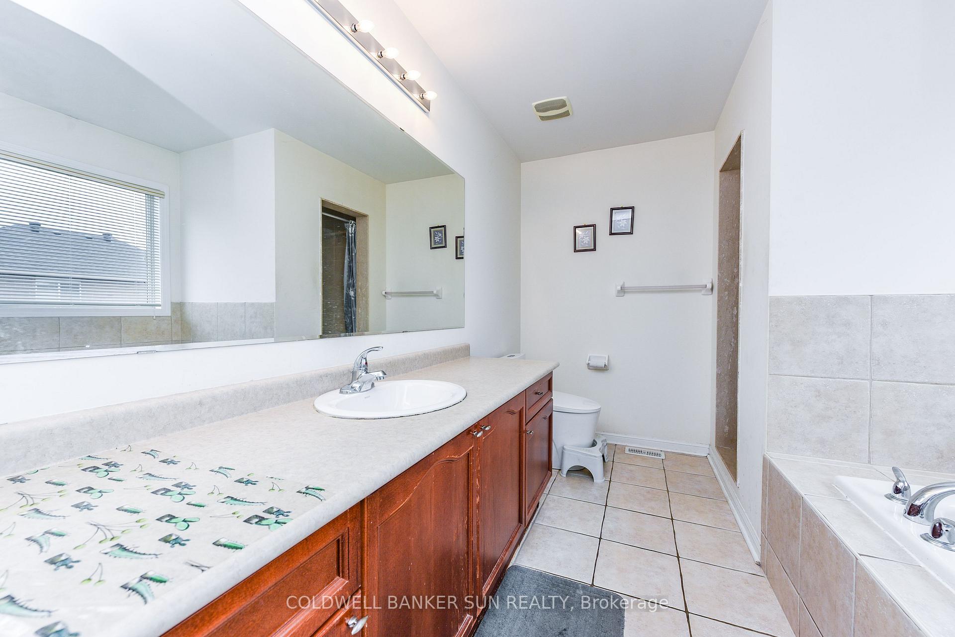 Photo 33 of 34 Benmore Crescent, Brampton, Vales of Castlemore — HOMEH