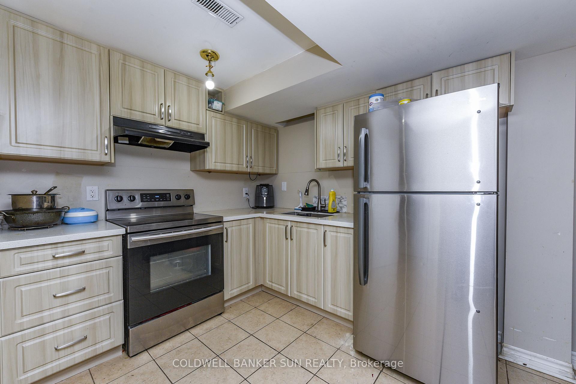 Photo 37 of 34 Benmore Crescent, Brampton, Vales of Castlemore — HOMEH