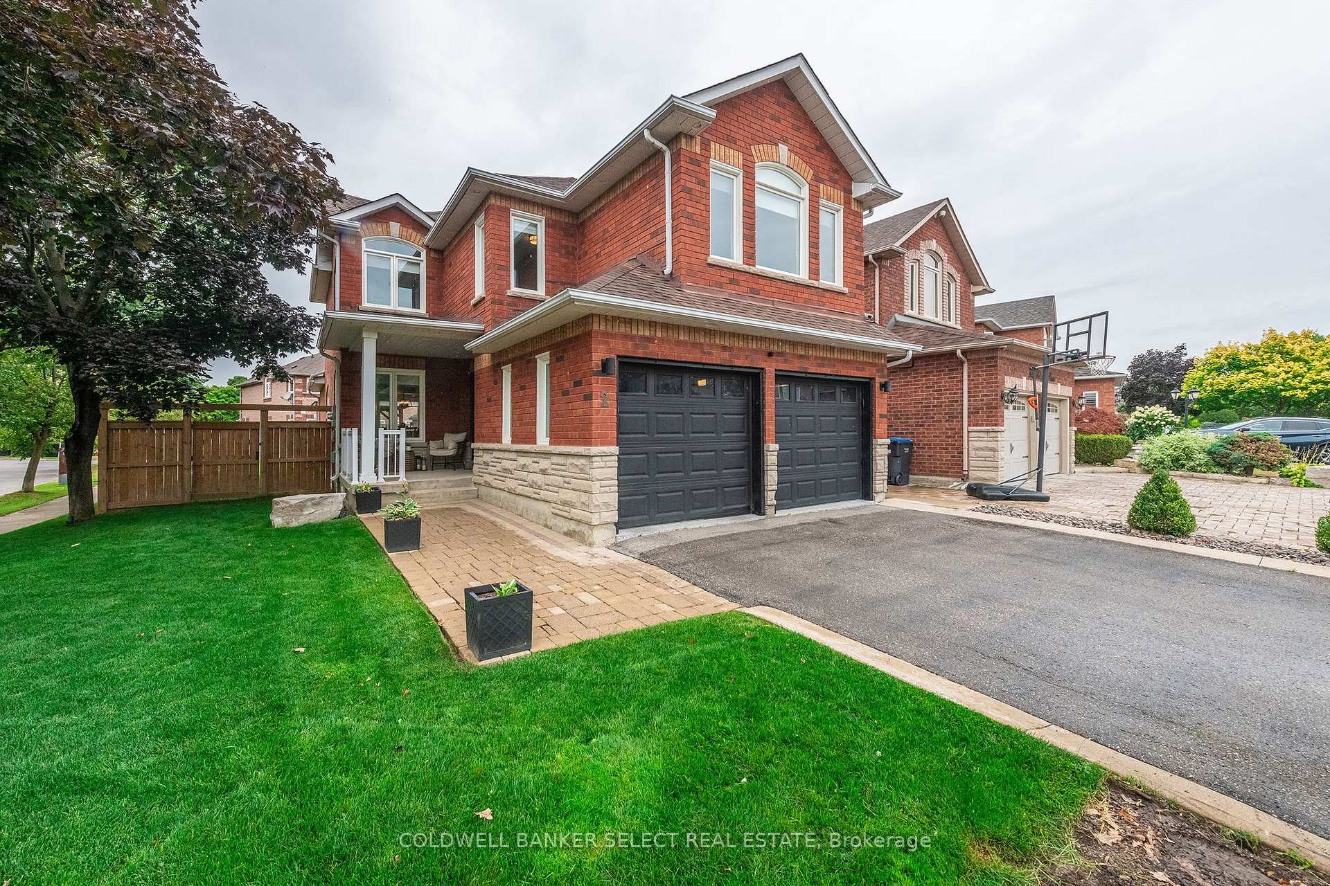 Photo 3 of 2 Boltonview Crescent, Caledon, Bolton West — HOMEH