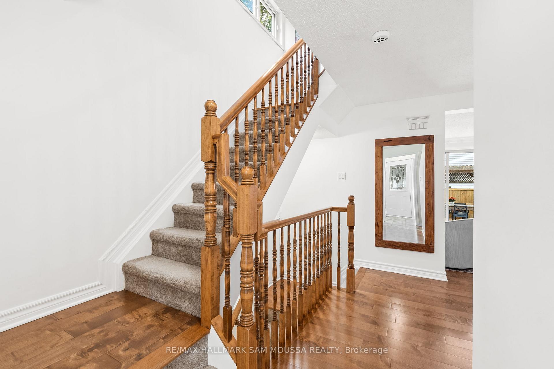 Photo 20 of 19 Berkshire Way, Ottawa, Barrhaven - Pheasant Run — HOMEH