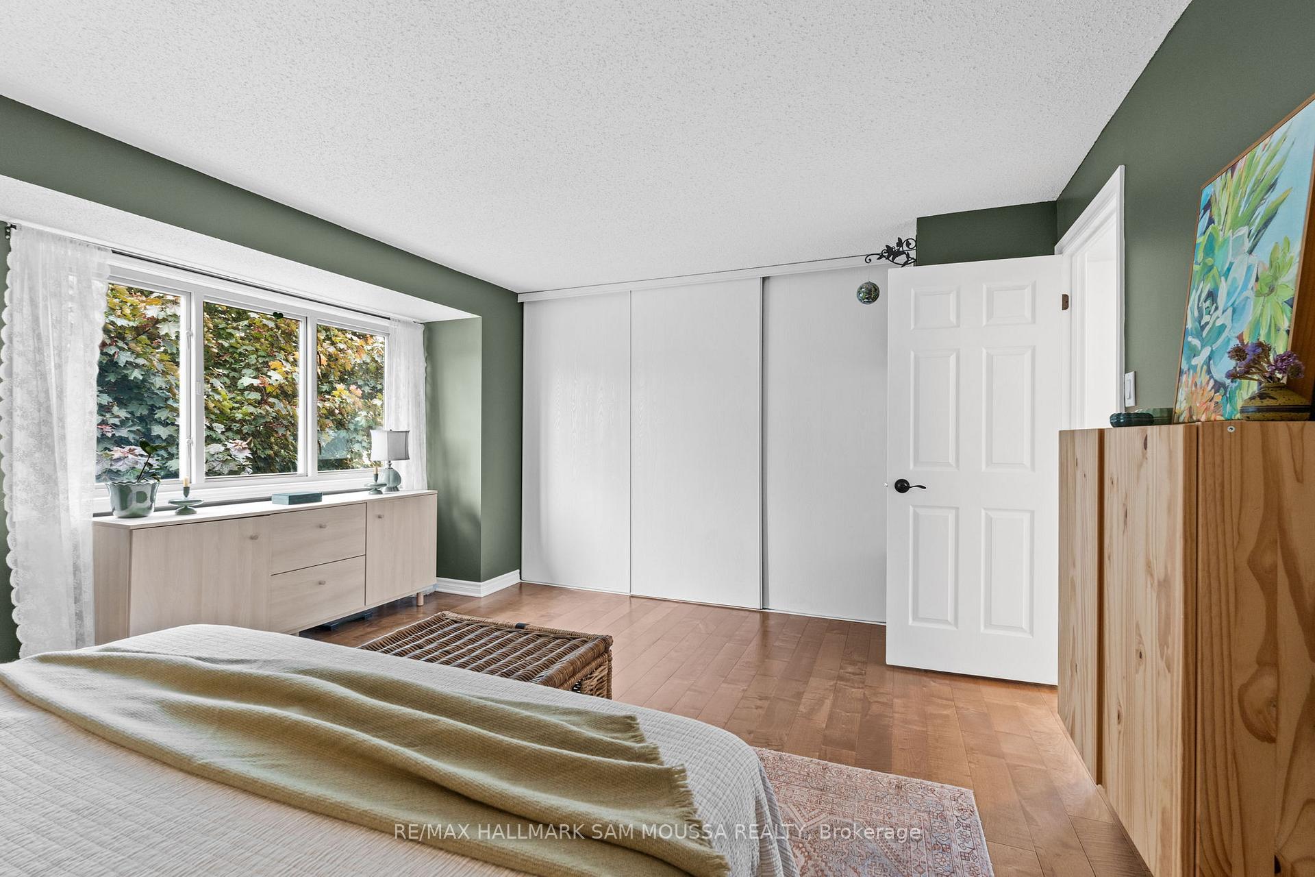 Photo 24 of 19 Berkshire Way, Ottawa, Barrhaven - Pheasant Run — HOMEH