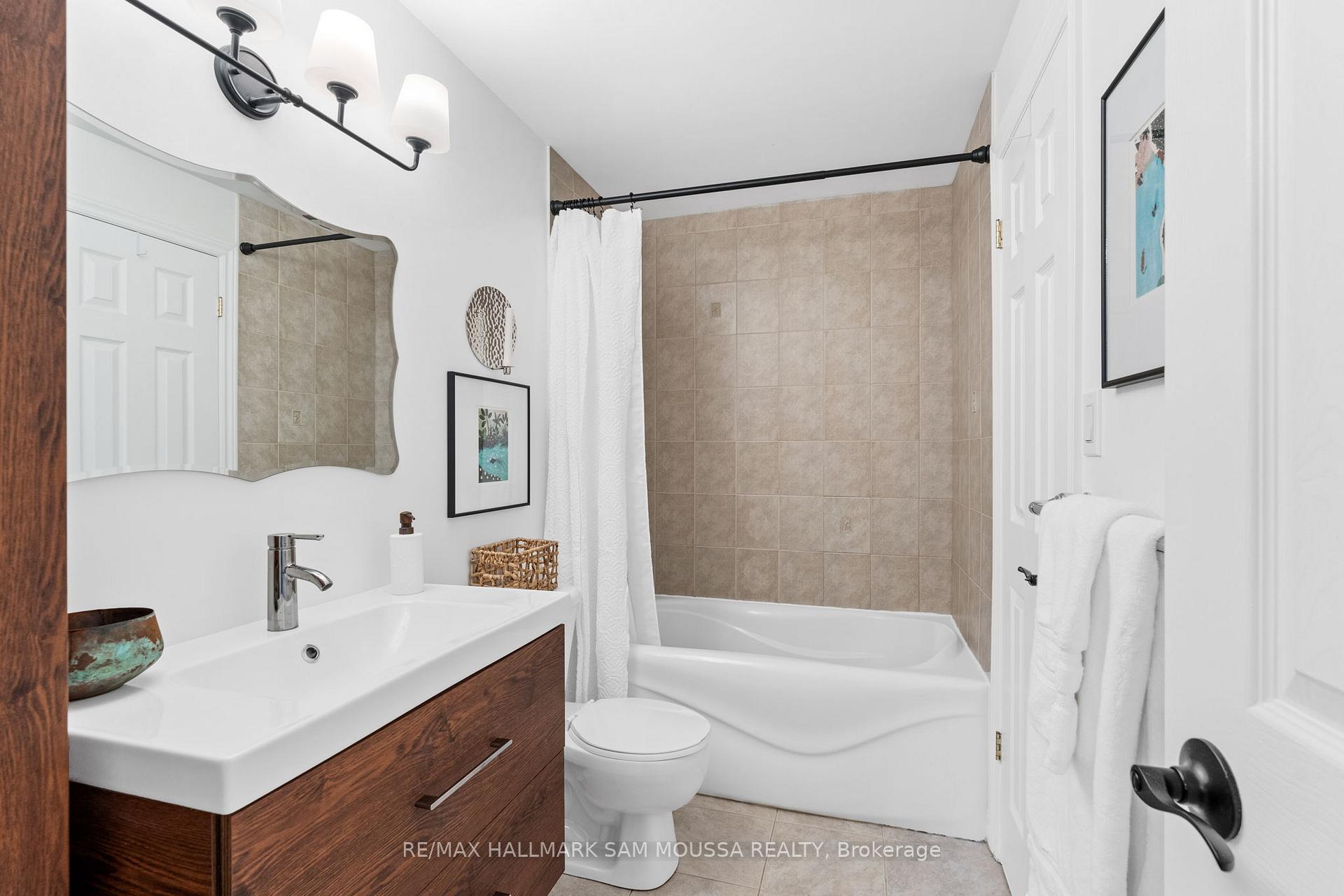 Photo 31 of 19 Berkshire Way, Ottawa, Barrhaven - Pheasant Run — HOMEH