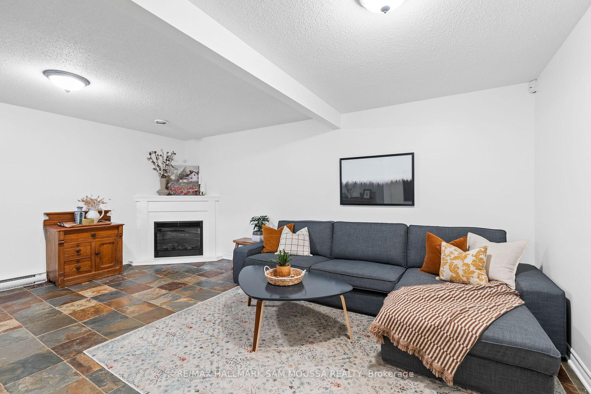 Photo 34 of 19 Berkshire Way, Ottawa, Barrhaven - Pheasant Run — HOMEH