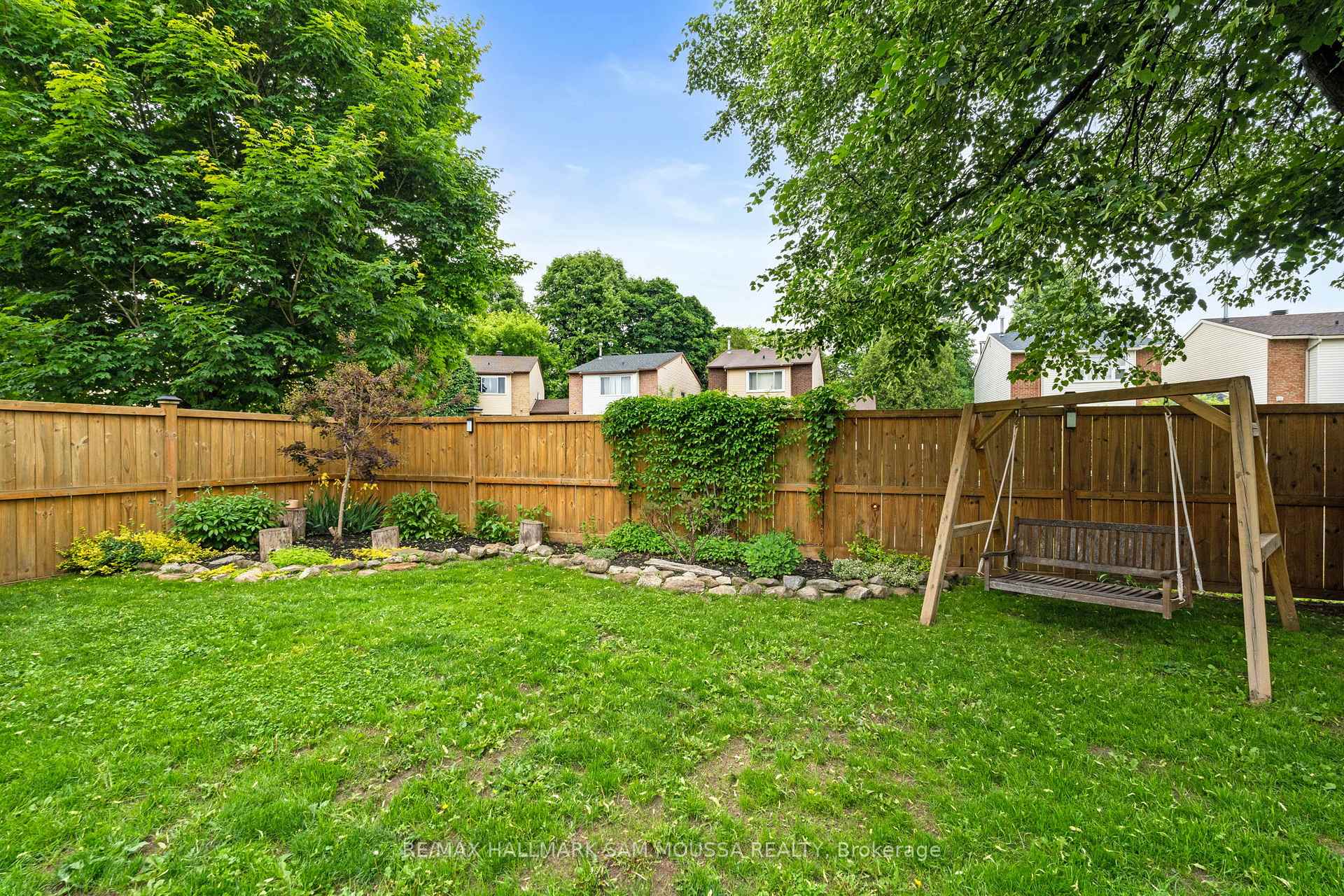 Photo 38 of 19 Berkshire Way, Ottawa, Barrhaven - Pheasant Run — HOMEH