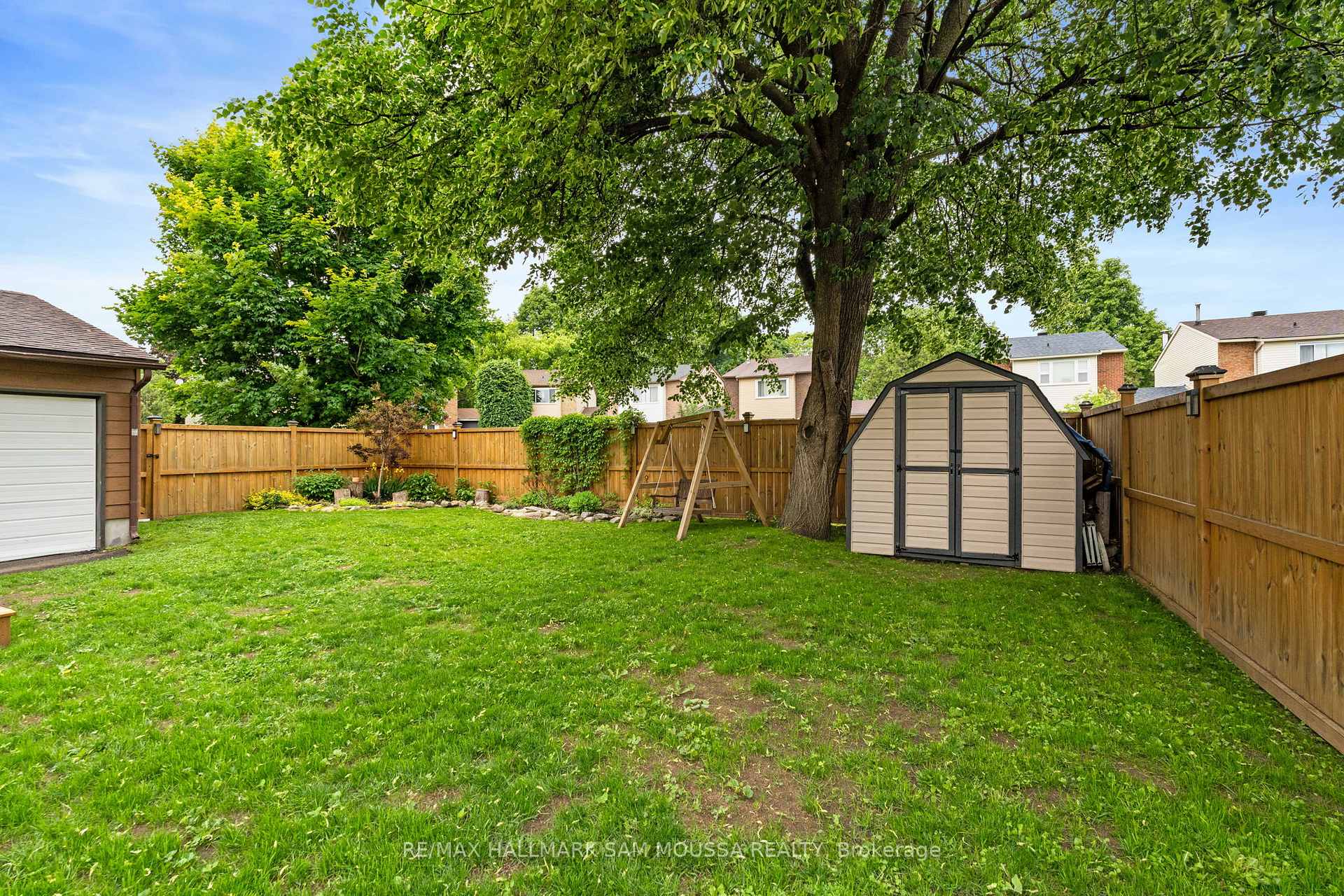 Photo 39 of 19 Berkshire Way, Ottawa, Barrhaven - Pheasant Run — HOMEH