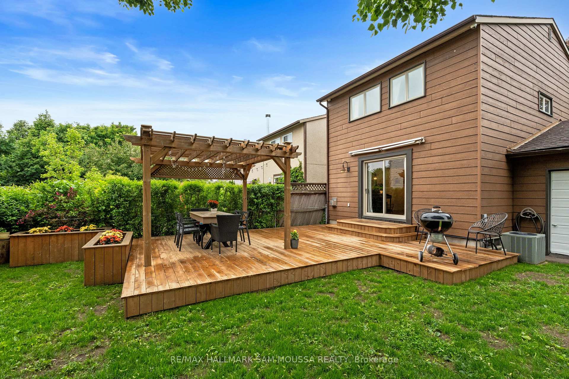 Photo 40 of 19 Berkshire Way, Ottawa, Barrhaven - Pheasant Run — HOMEH