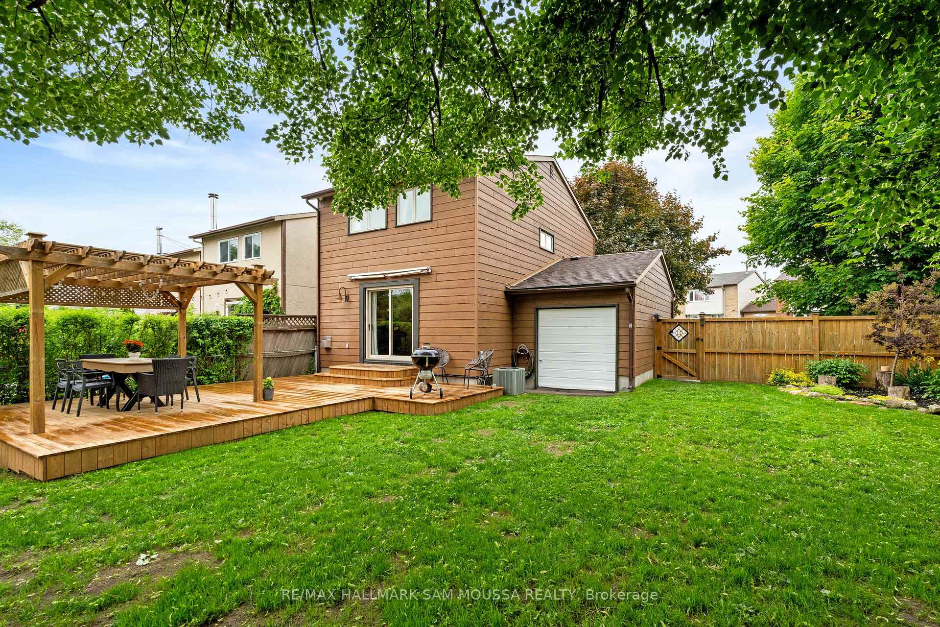 Photo 42 of 19 Berkshire Way, Ottawa, Barrhaven - Pheasant Run — HOMEH