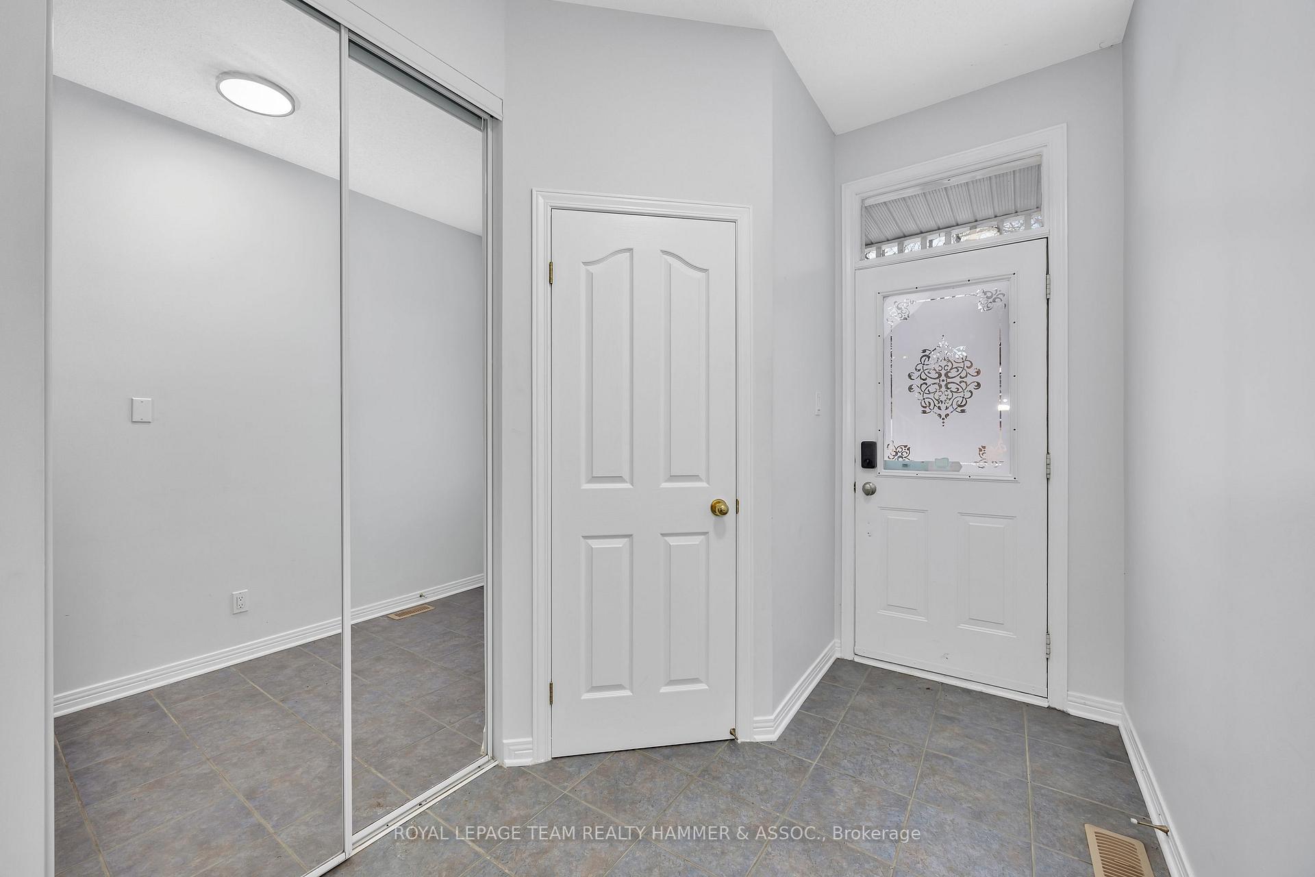 Photo 2 of 558 Wild Shore Crescent, Ottawa, Riverside South/Gloucester Glen — HOMEH